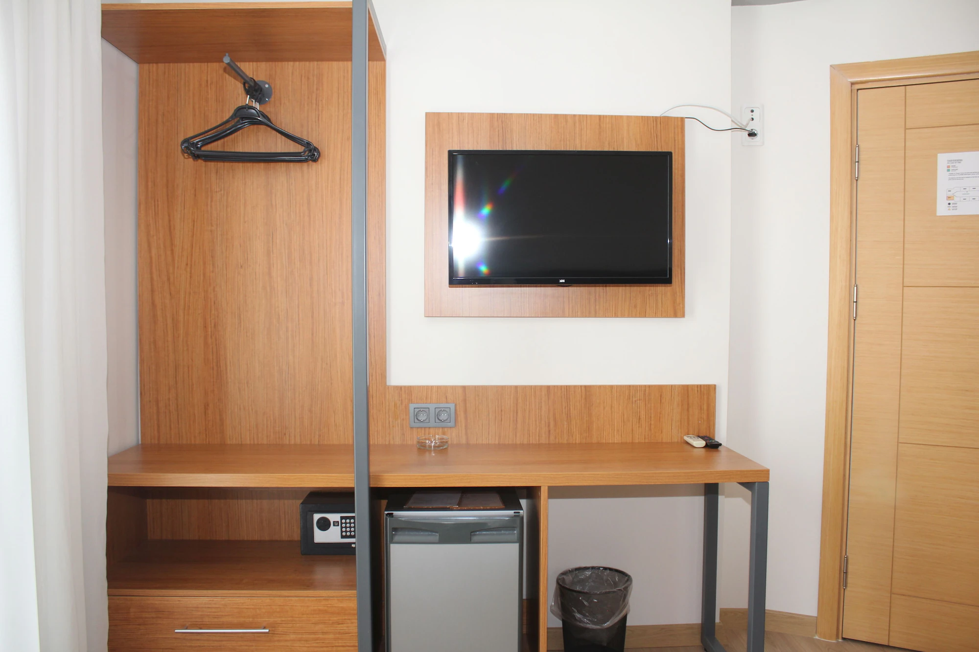 Standard Double room with city view full double bed