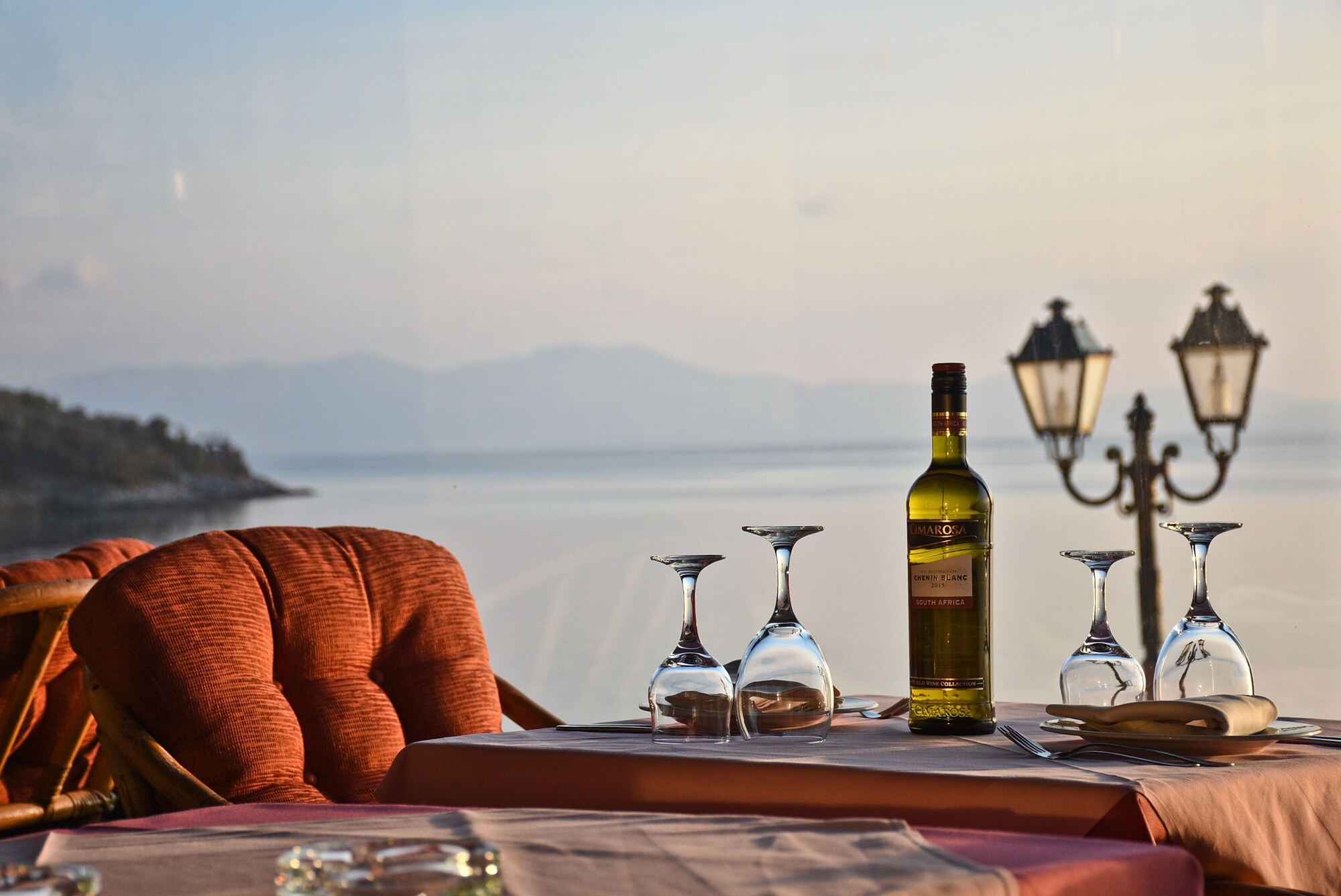 Double Junior Suite with sea view twin beds