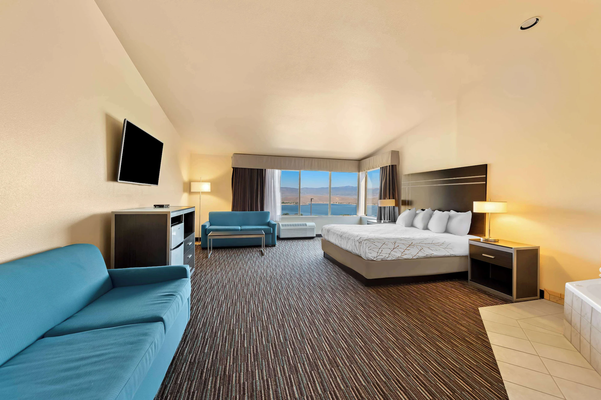 Double Suite full double bed