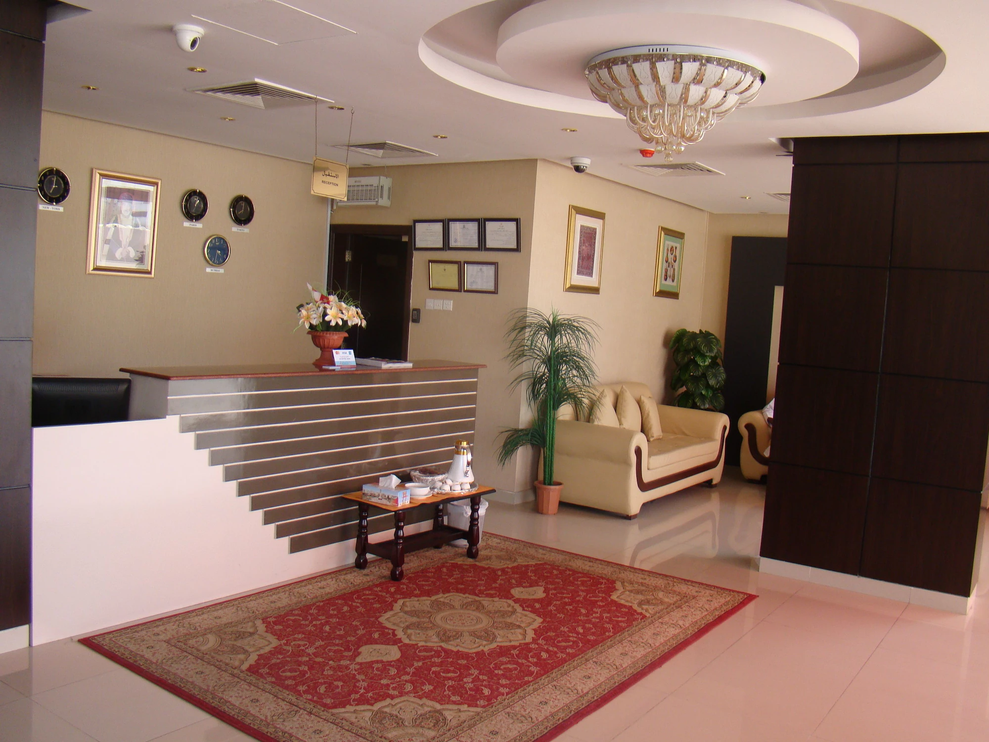 Savoy Inn Grand Hotel Apartments exterior