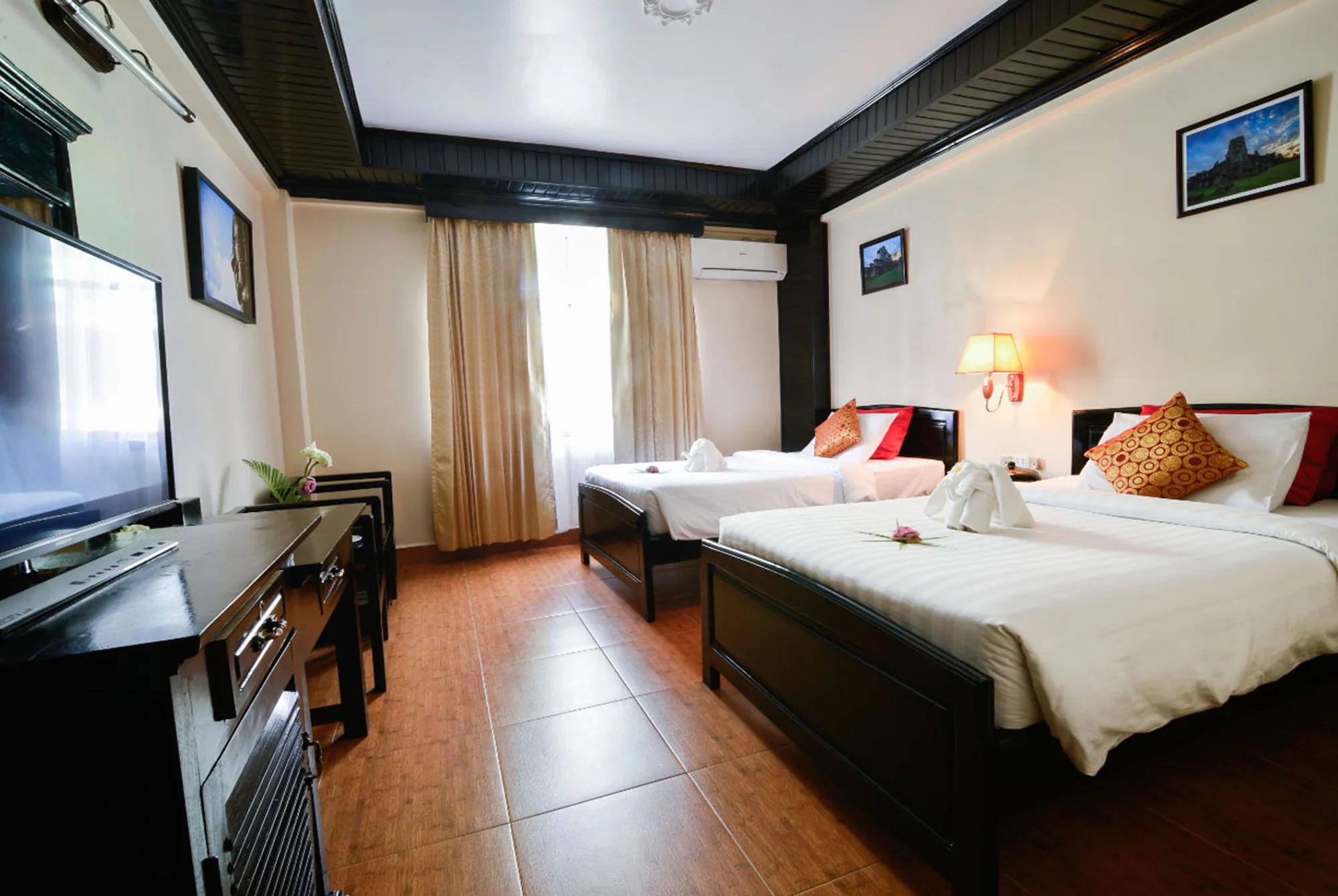 1 Bedroom Double Suite full double bed