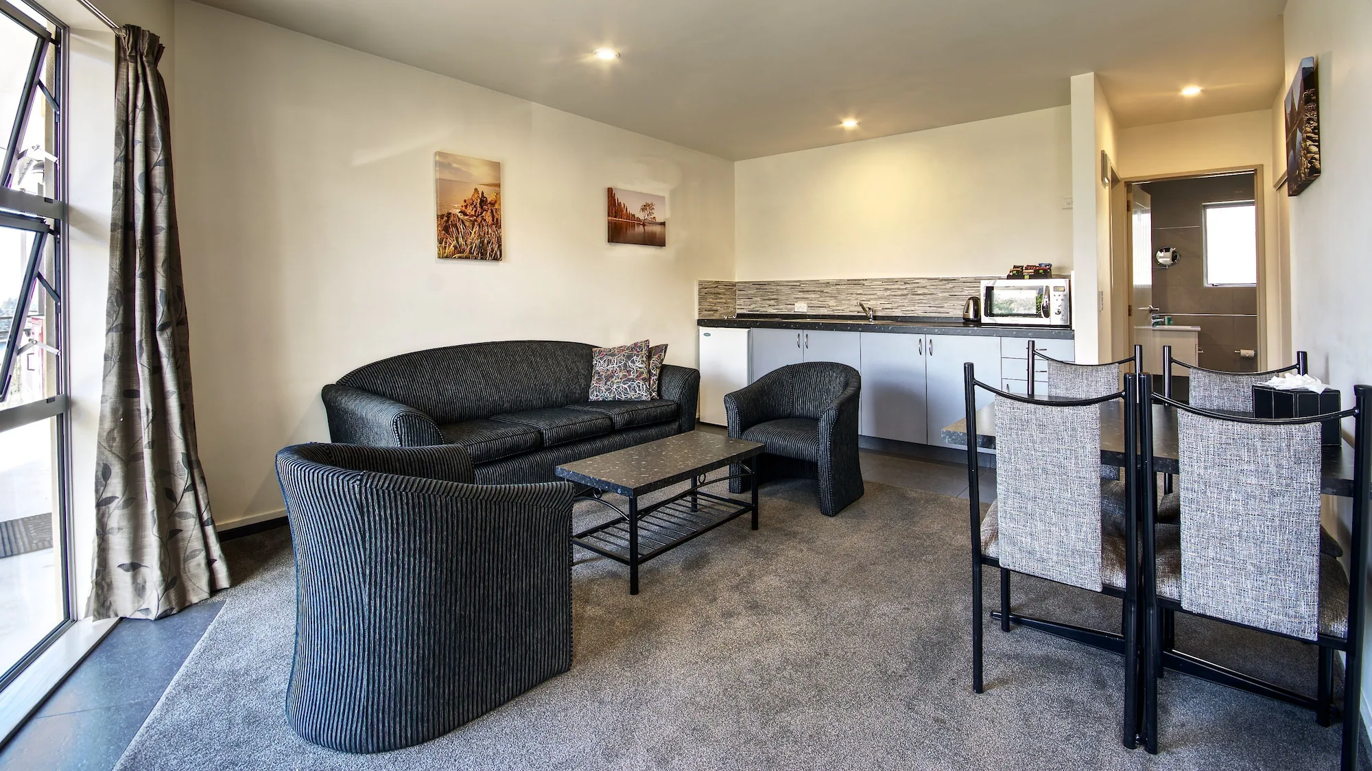 1 Bedroom Double Apartment with lake view twin beds