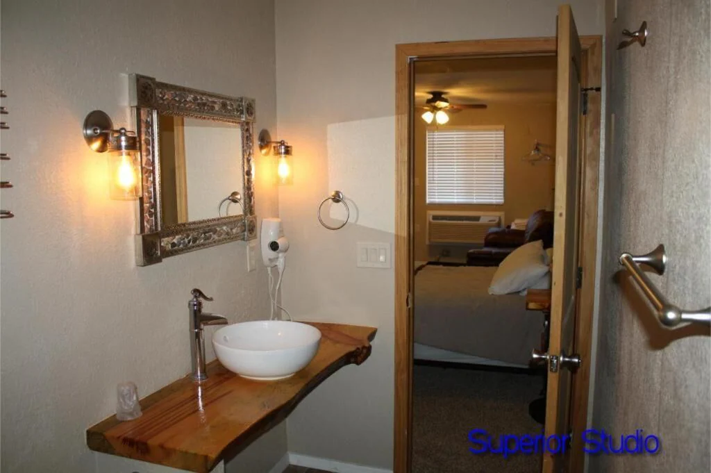 Quadruple Family Cottage twin beds