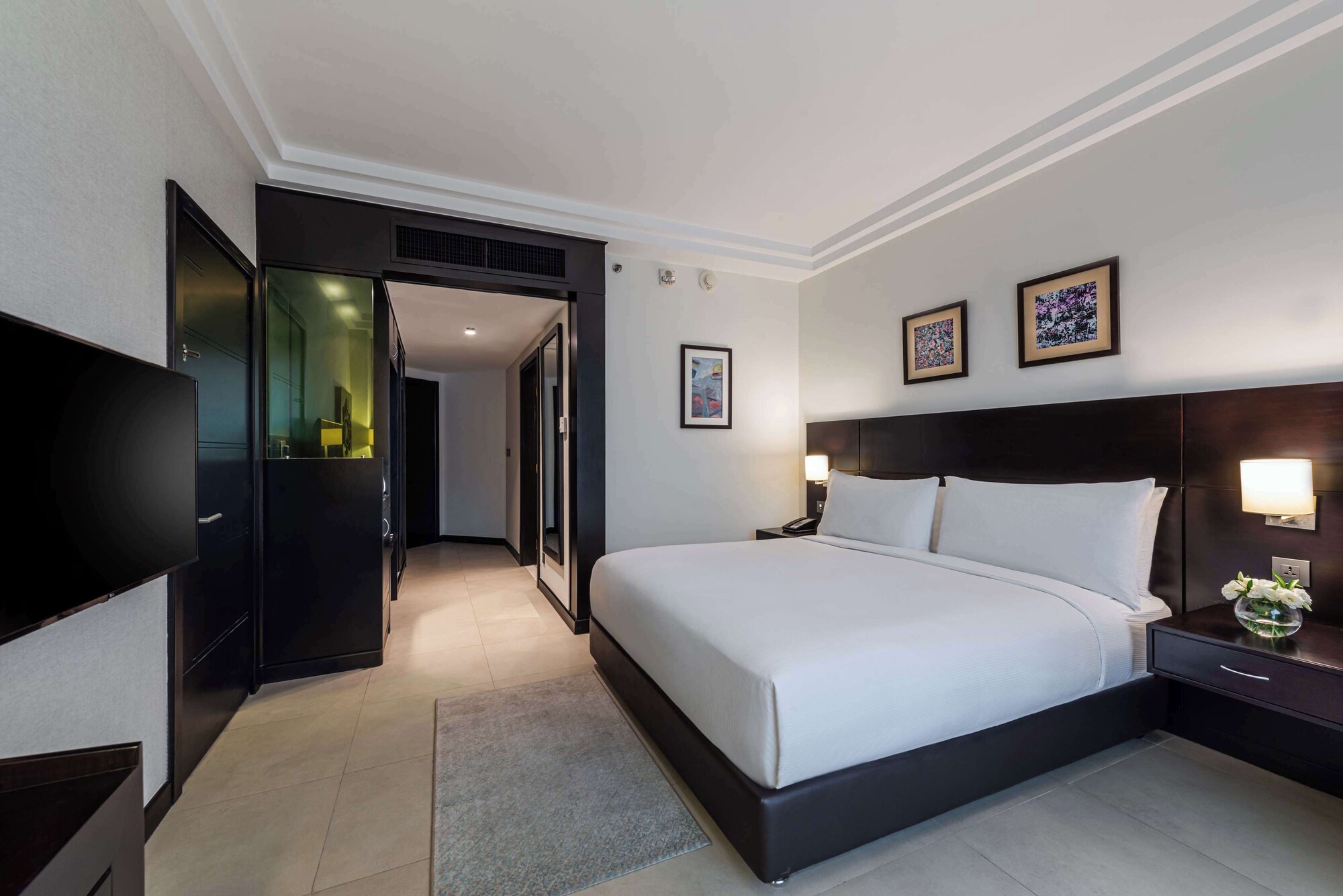 Double Guest Room with city view full double bed