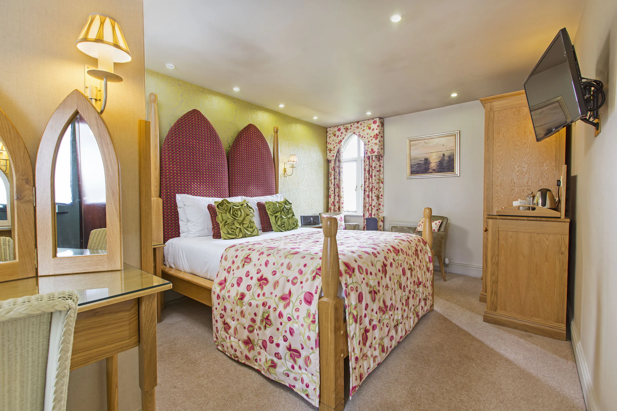Deluxe Double room with garden view full double bed