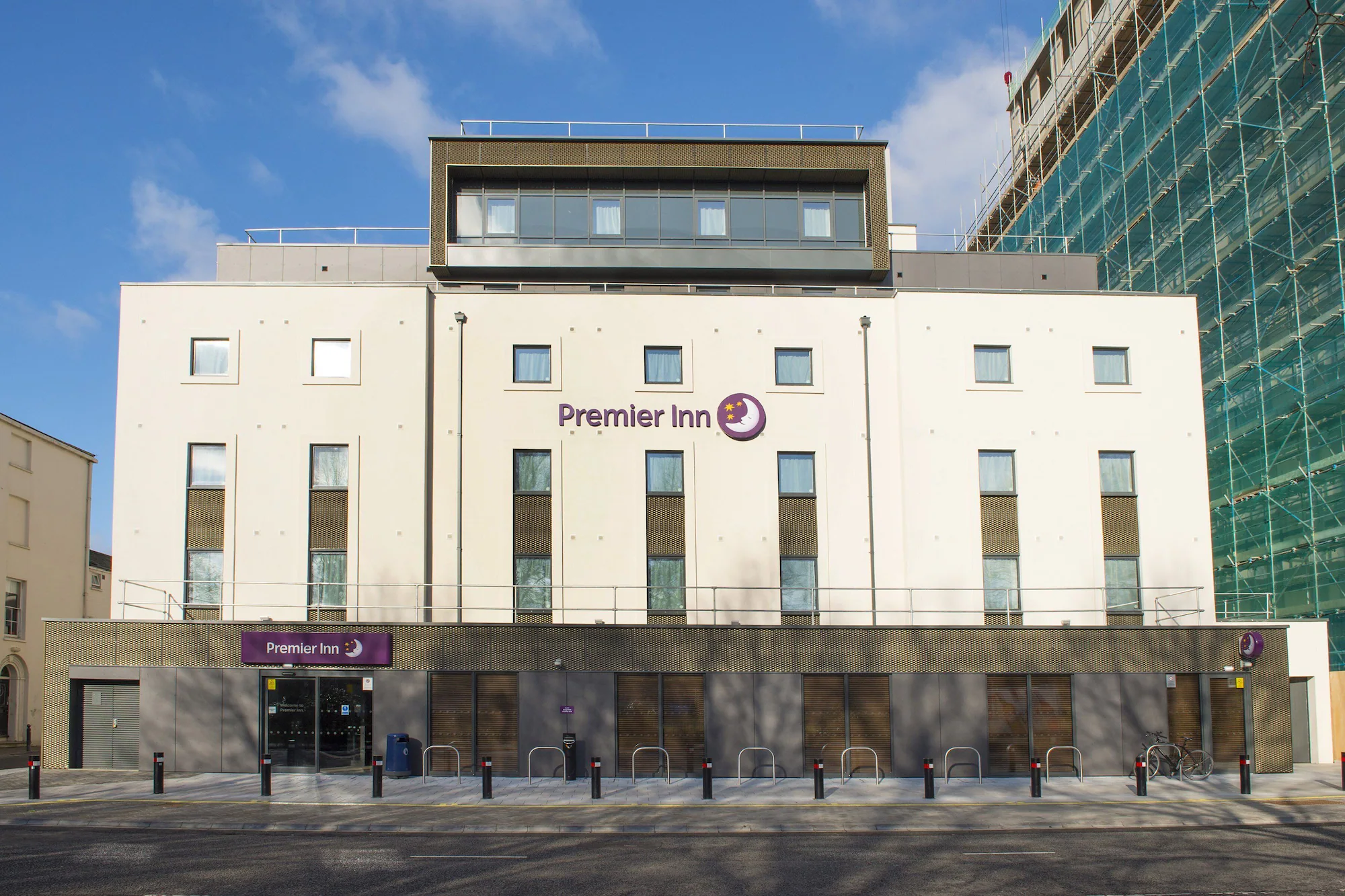 Premier Inn Southampton (Cumberland Place) hotel exterior