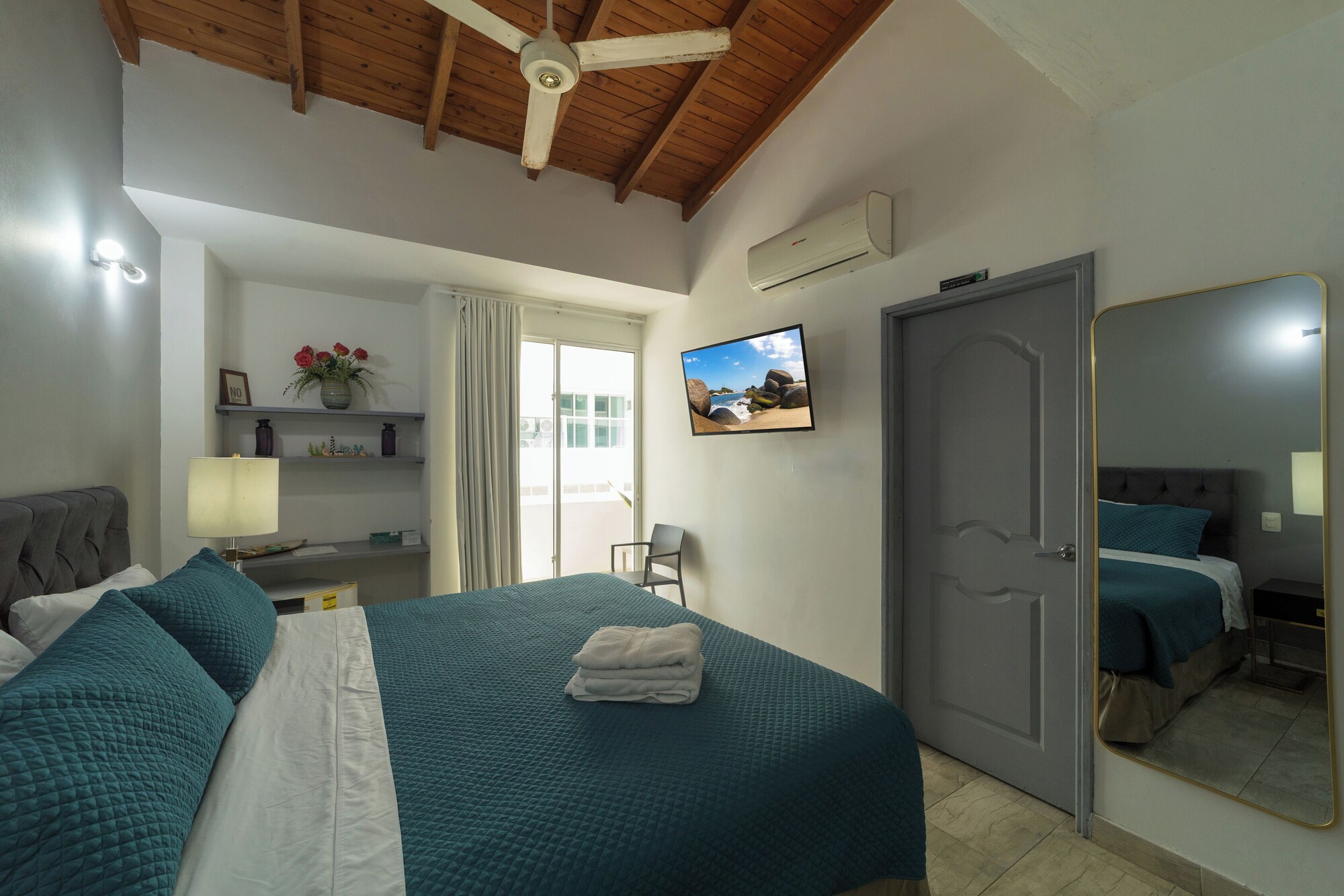 Standard Double room with balcony full double bed