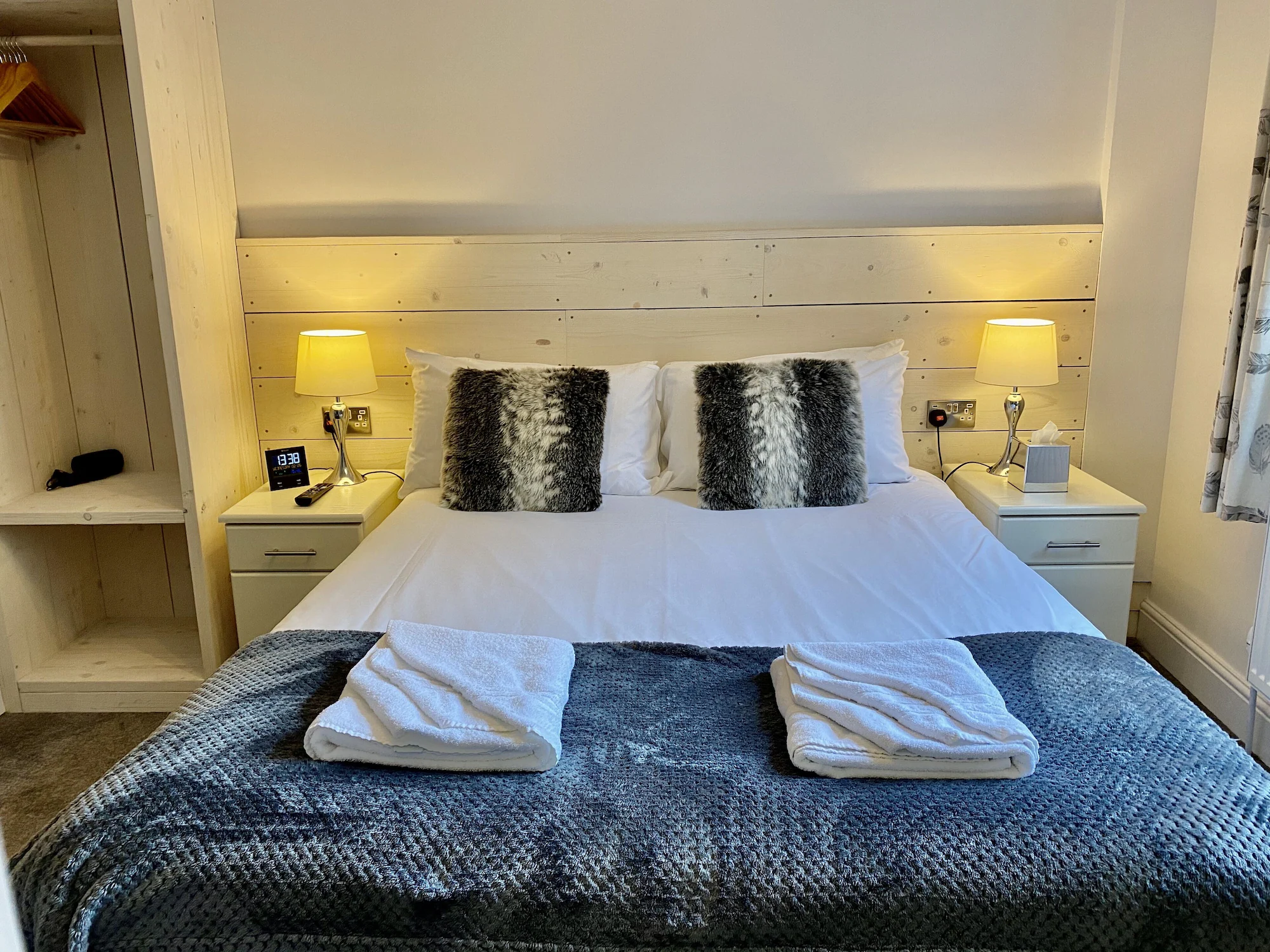 Deluxe Single room full double bed