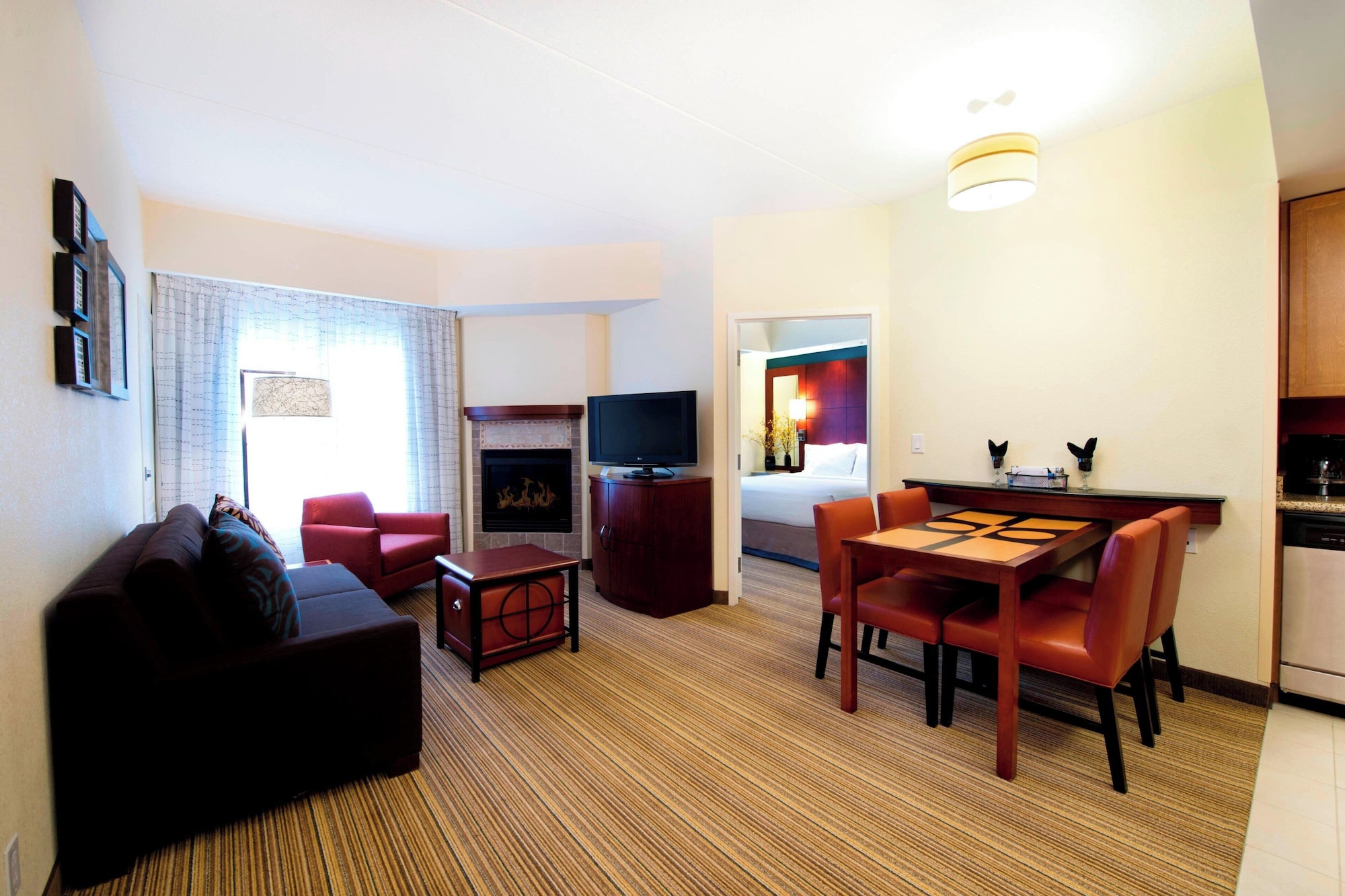 1 Bedroom Standard Double Suite full double bed