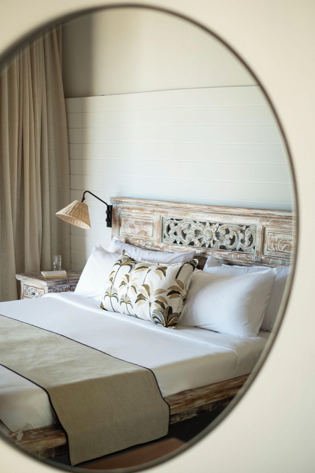 Deluxe Double Suite beachfront full double bed