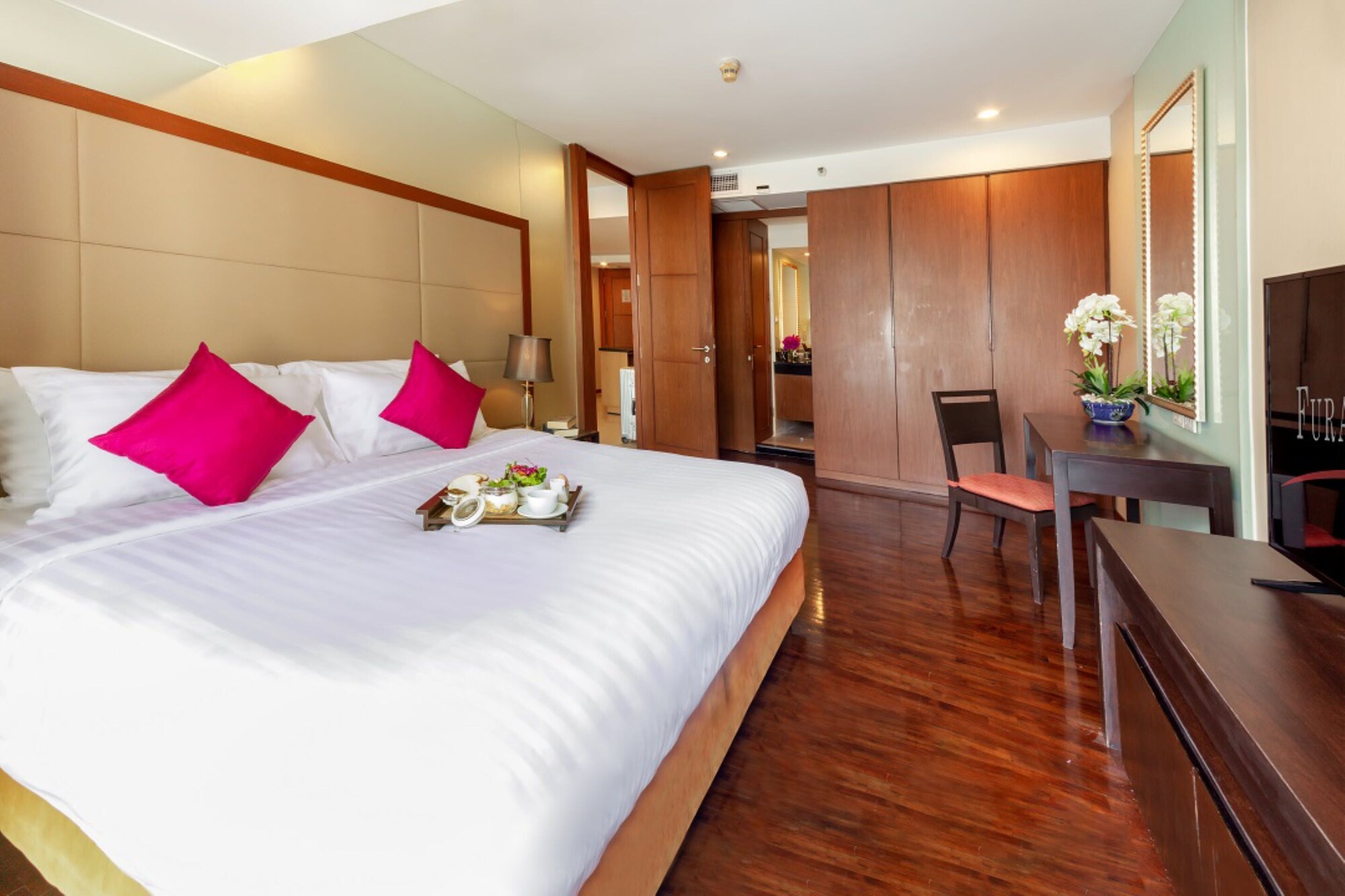 1 Bedroom Single Suite