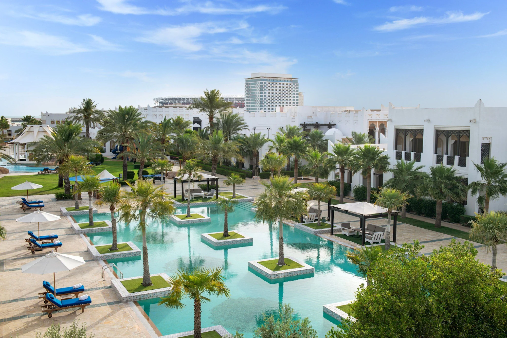 Deluxe Double room with balcony and with pool view full double bed