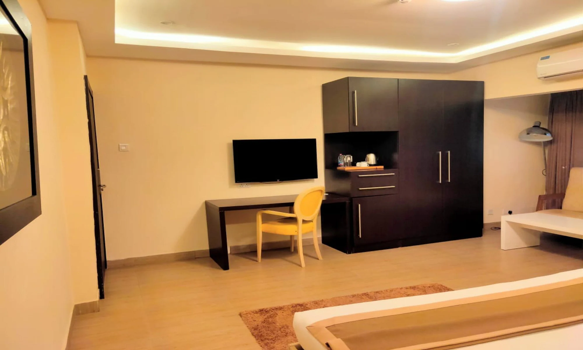 Deluxe Single Suite