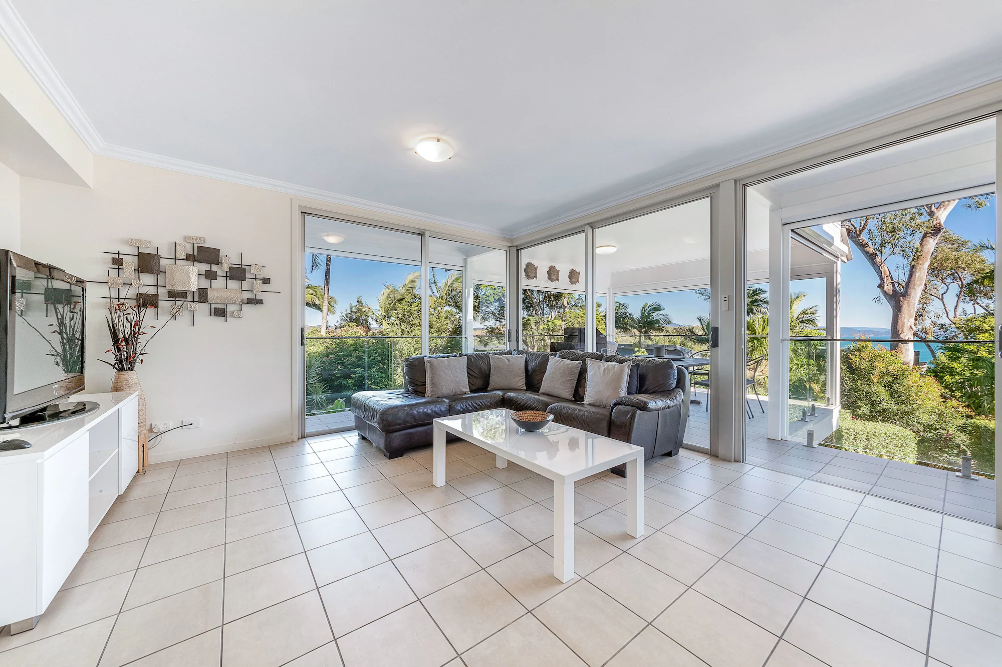 Oasis 26 - Hamilton Island