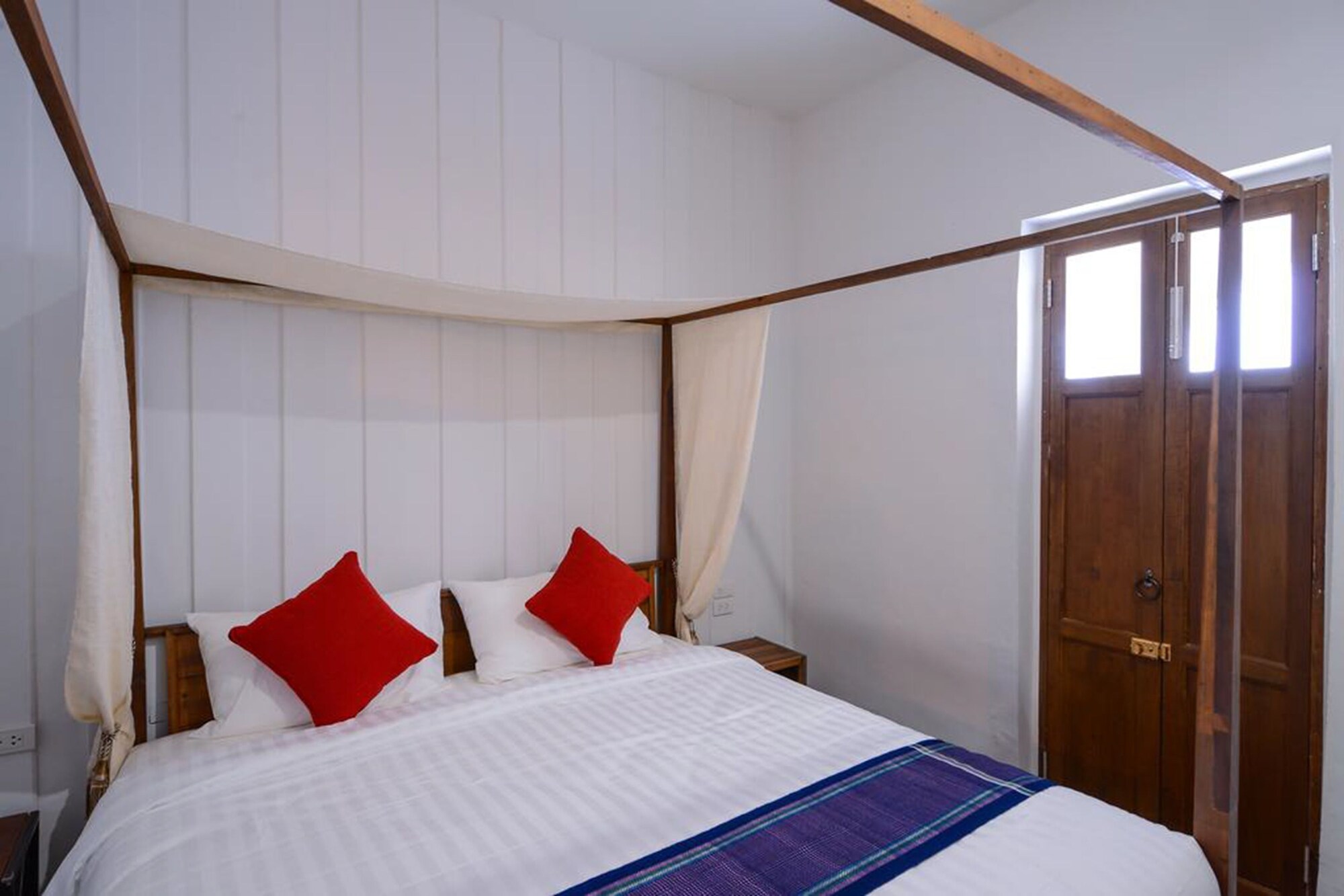 Deluxe Double room with park view full double bed