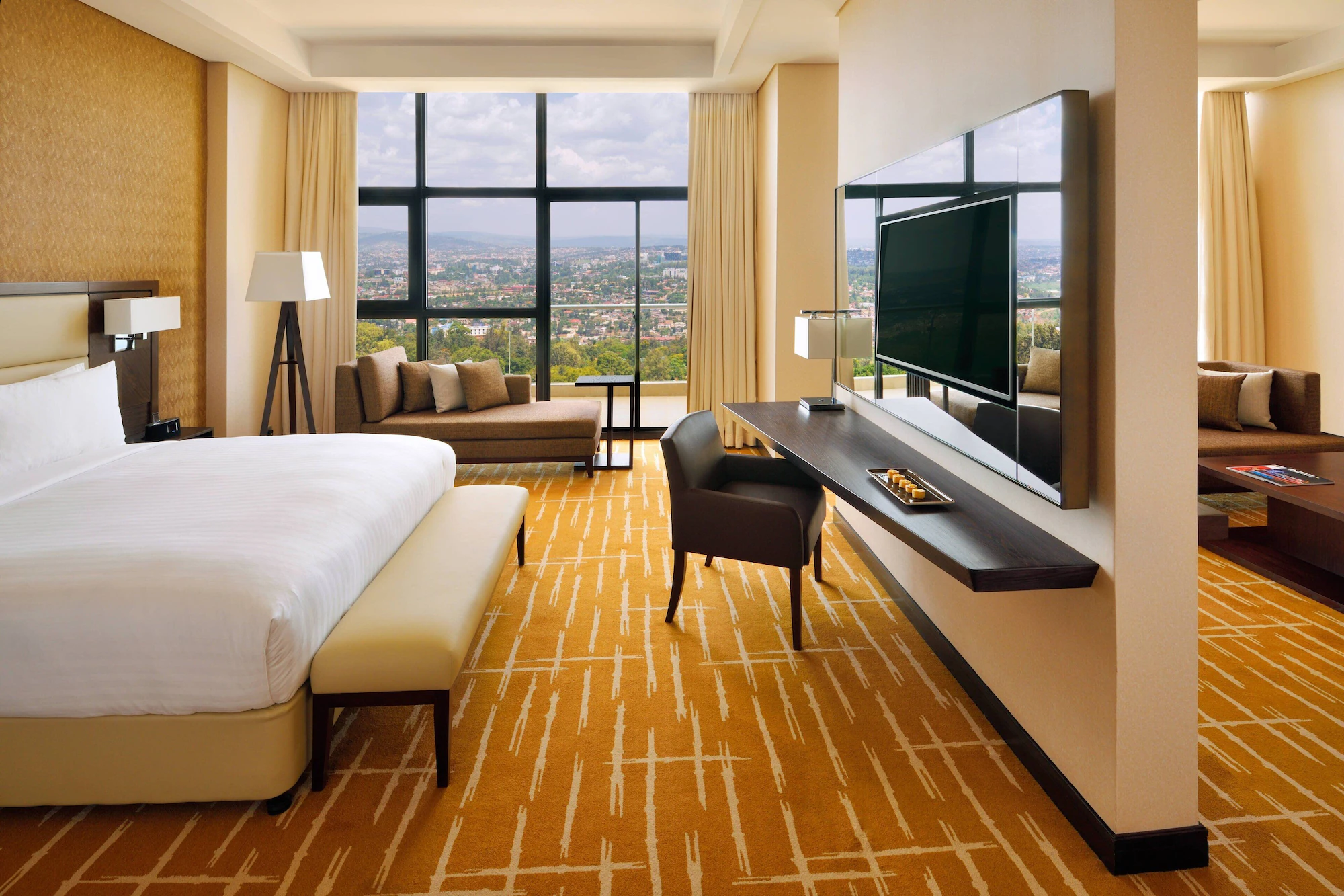 1 Bedroom Double Suite full double bed