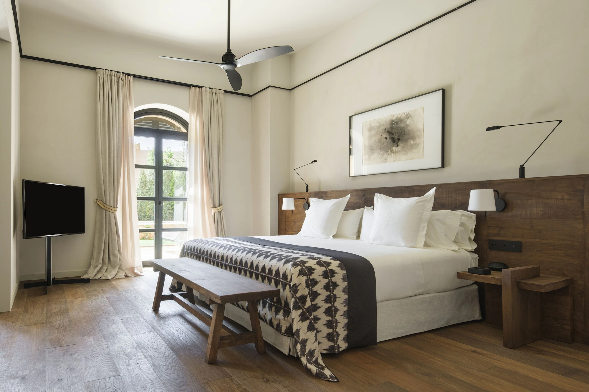 Double Duplex Suite full double bed