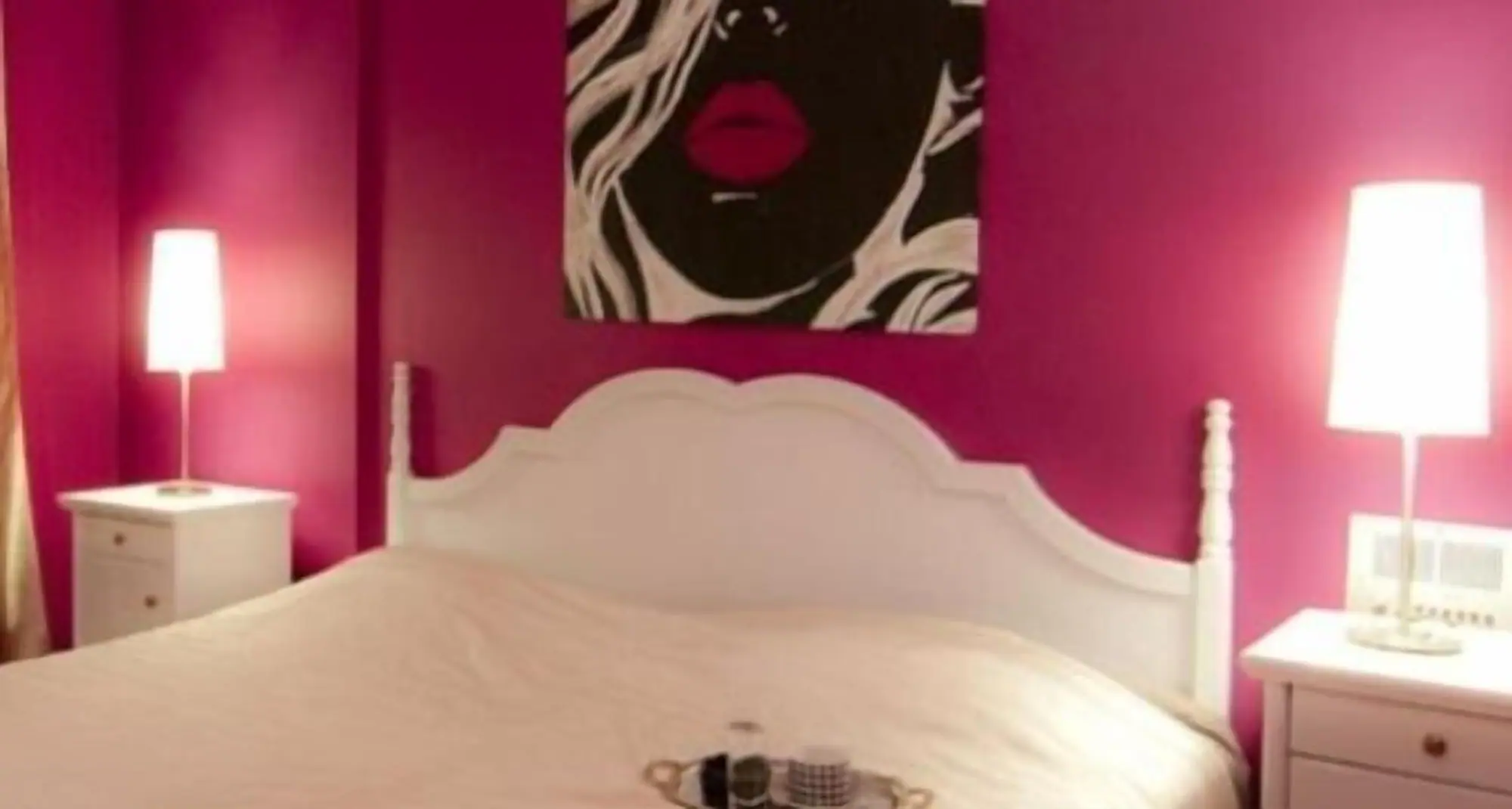 Deluxe Single Suite full double bed