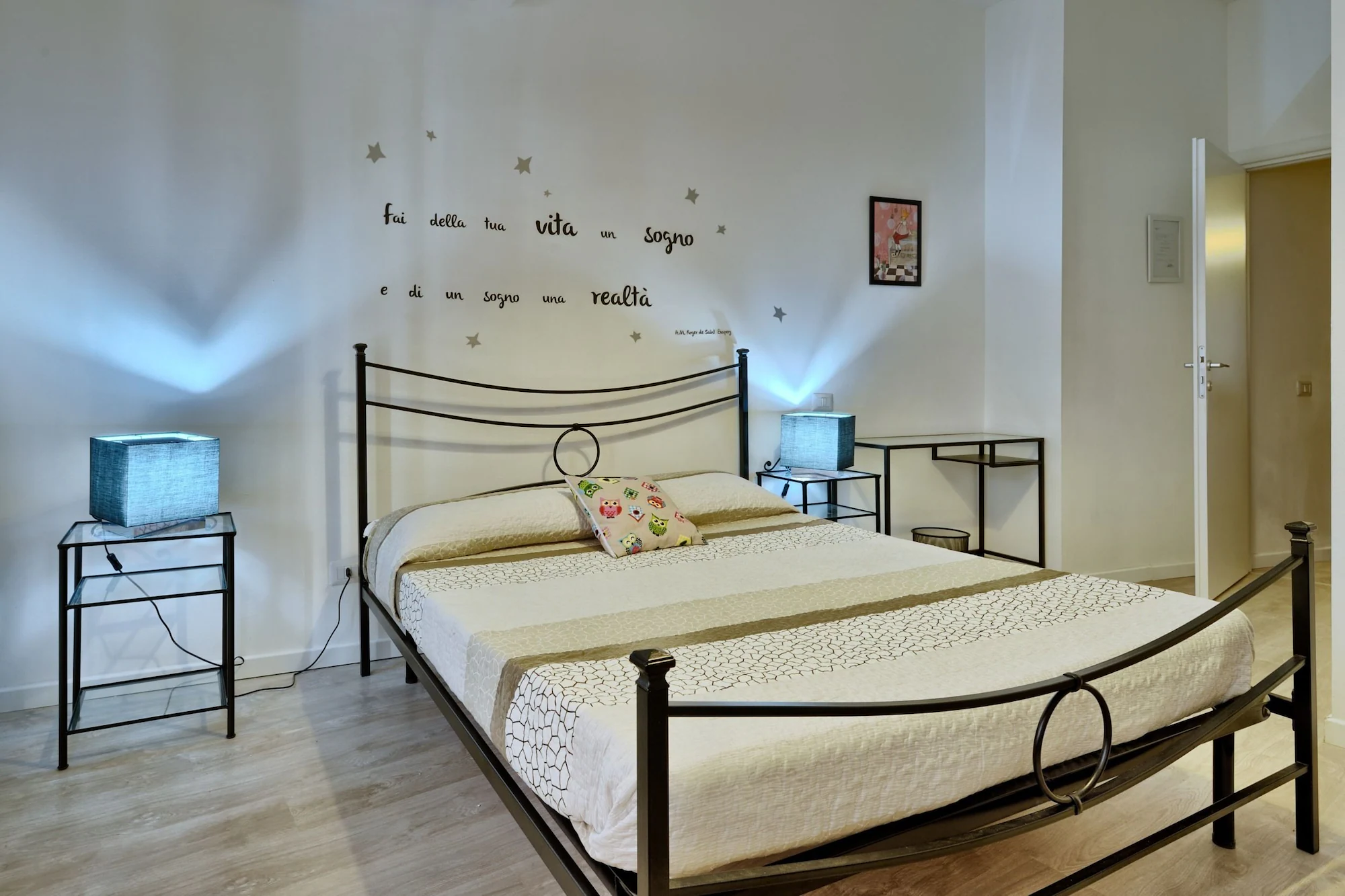 Deluxe Double room full double bed