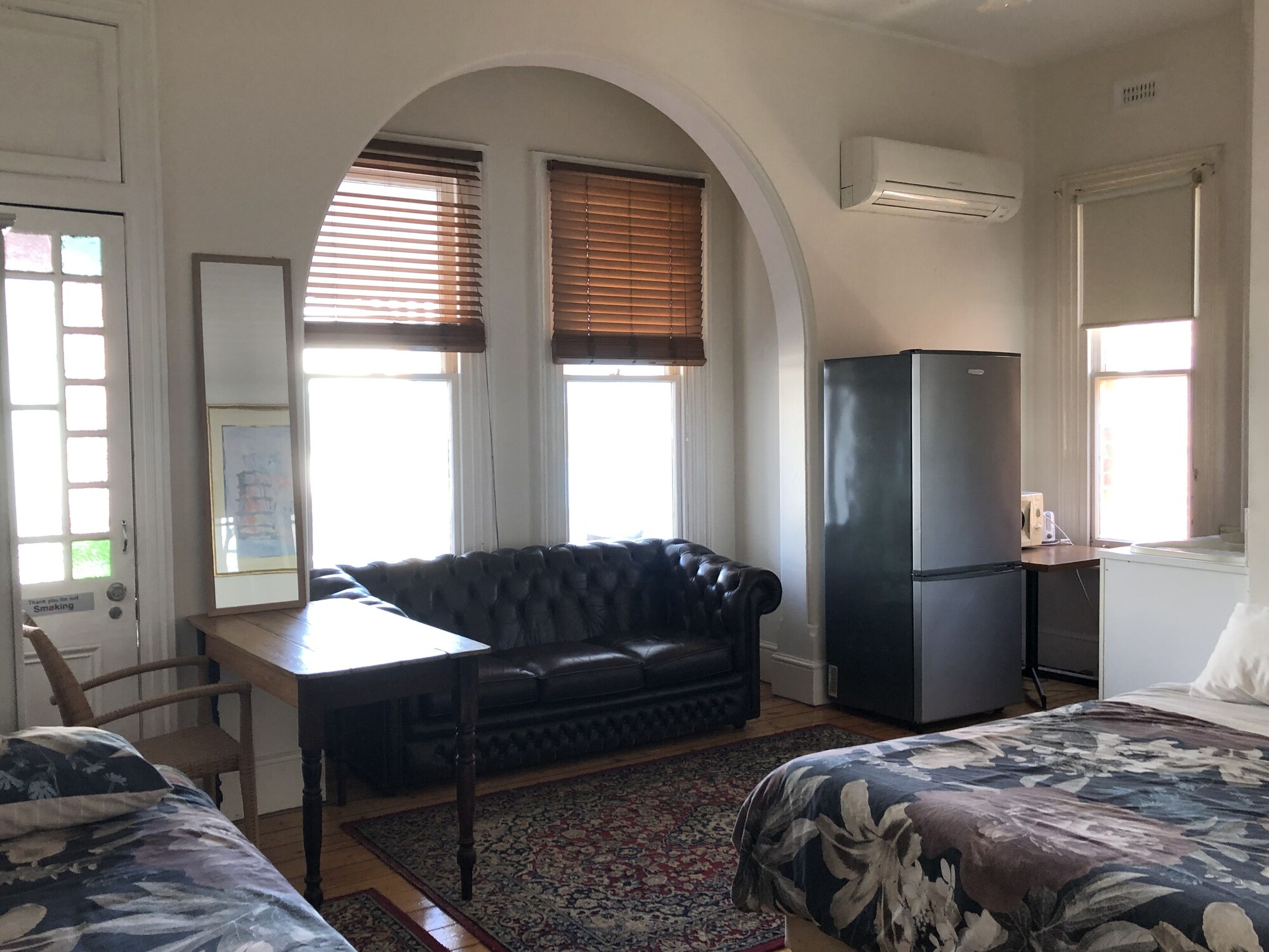 1 Bedroom Double Apartment full double bed