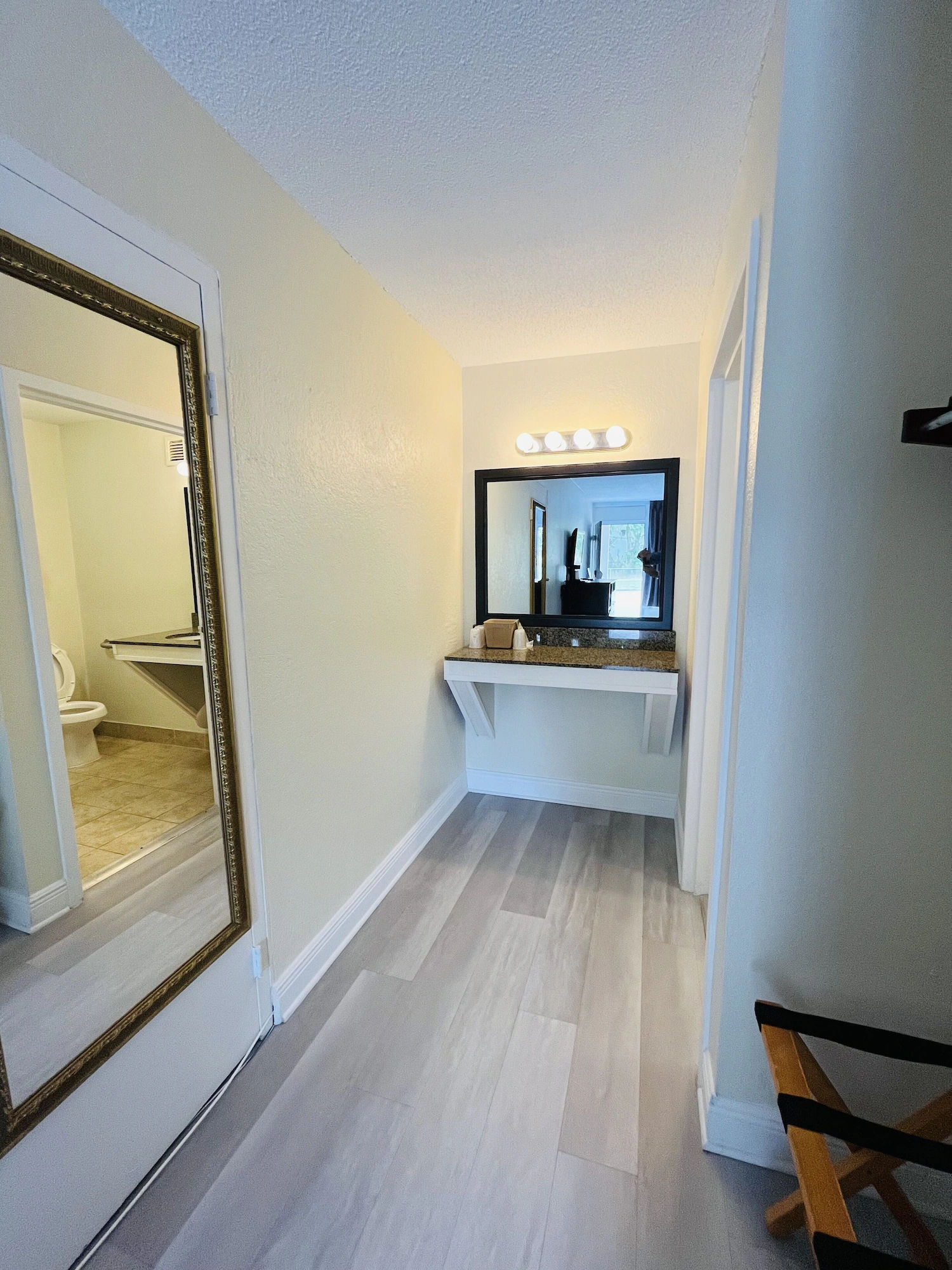 Deluxe Quadruple room twin beds