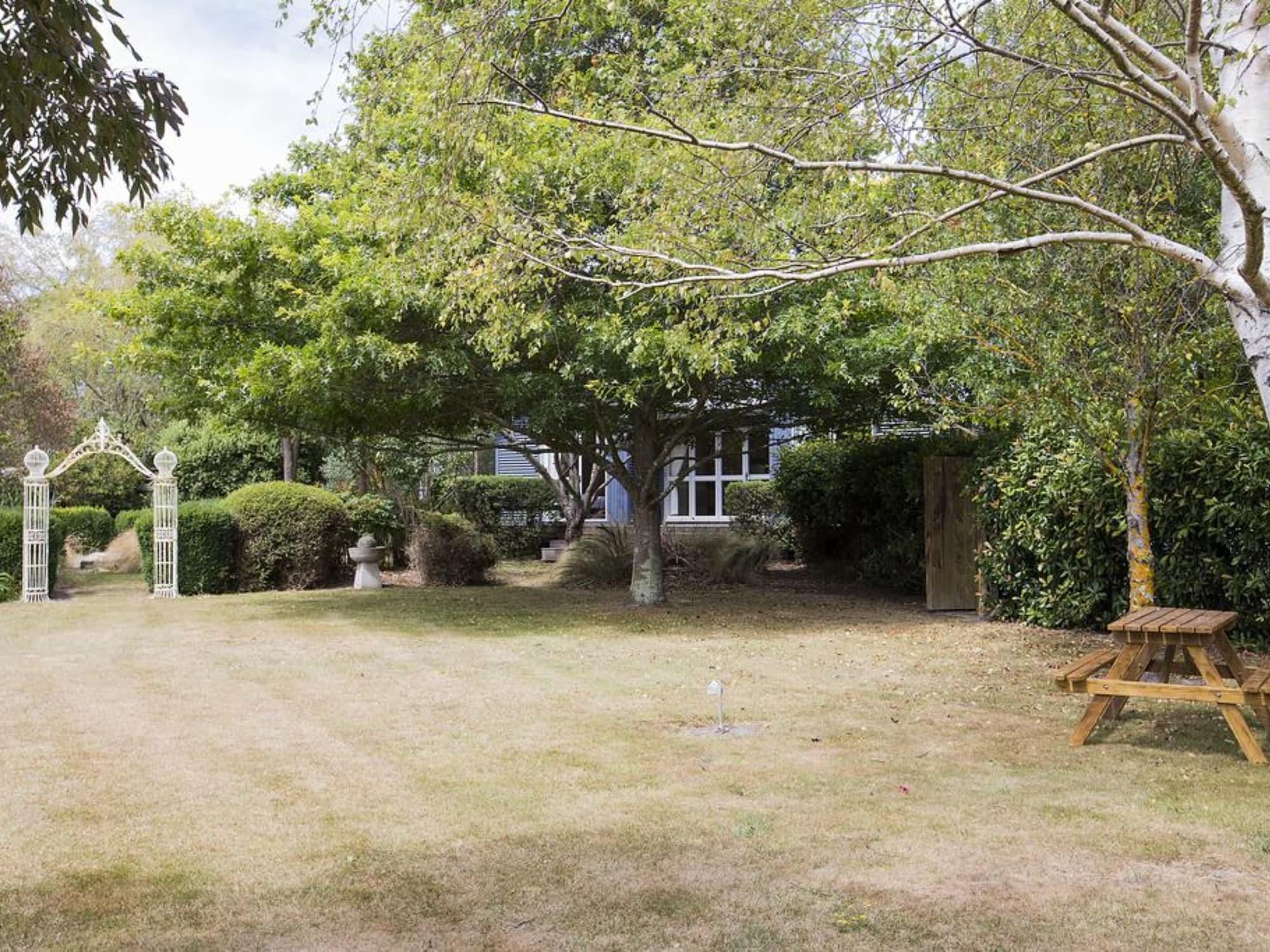1 Bedroom Standard Single room with garden view
