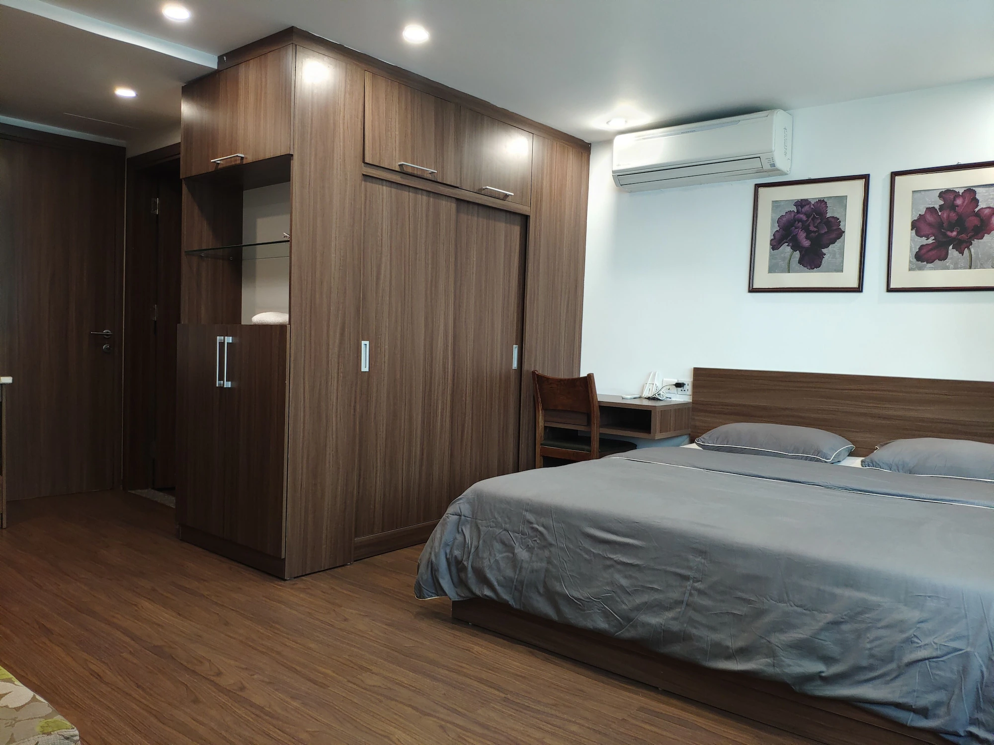 Superior Double Studio full double bed