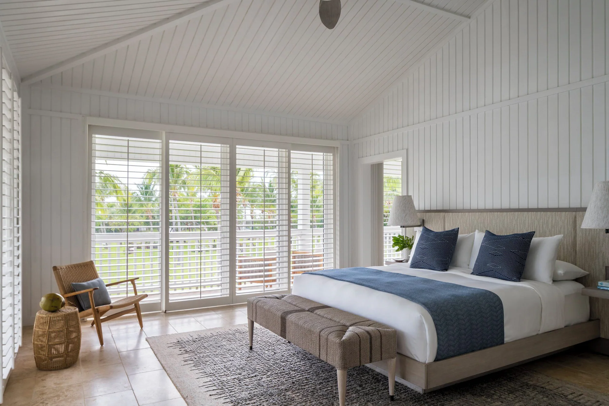 1 Bedroom Double Villa oceanfront full double bed