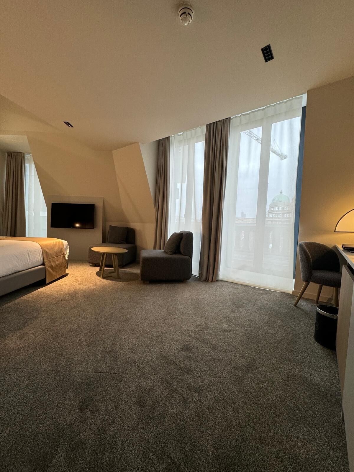 Business Double Suite full double bed