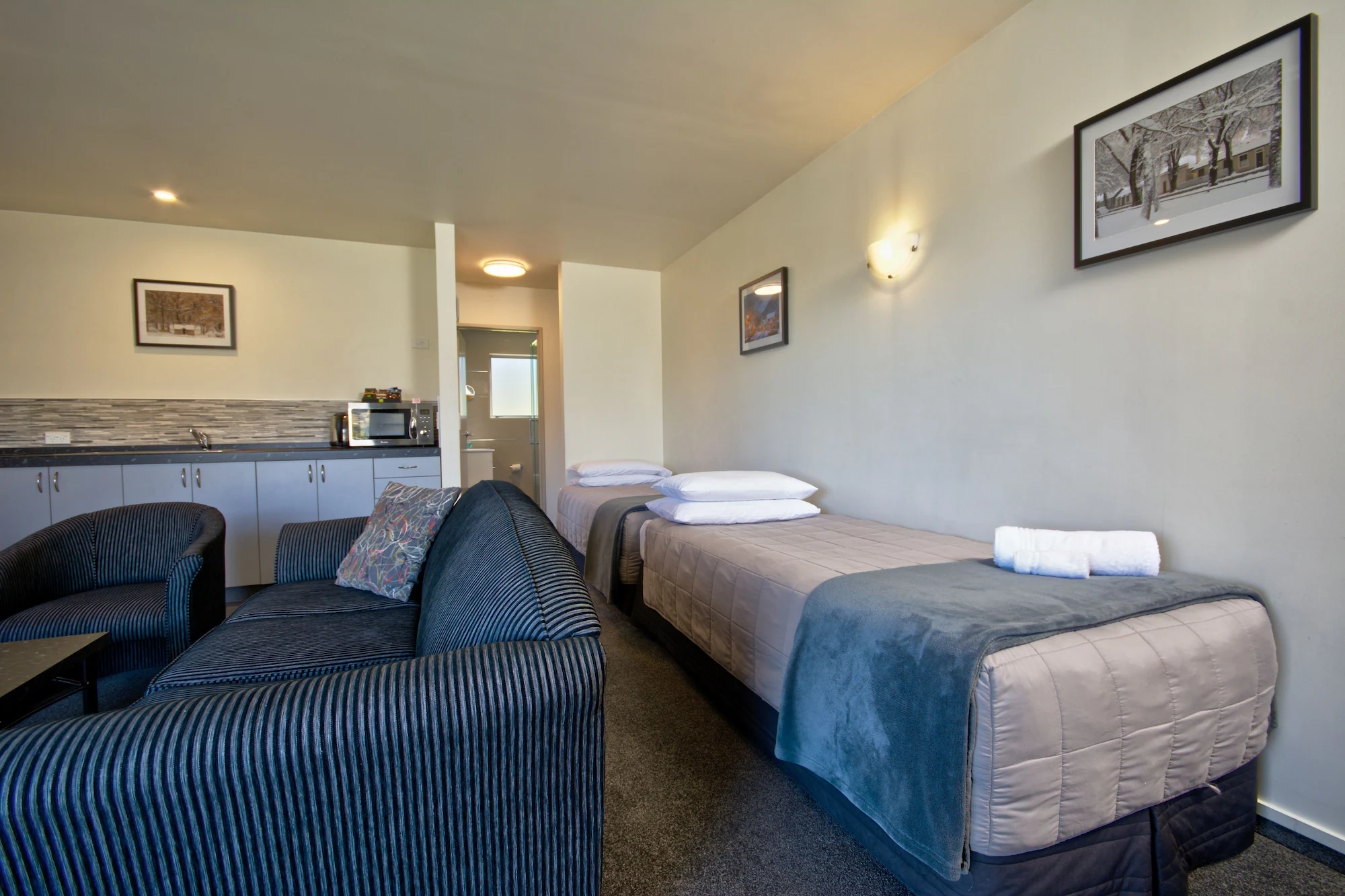 1 Bedroom Quadruple Apartment with lake view twin beds