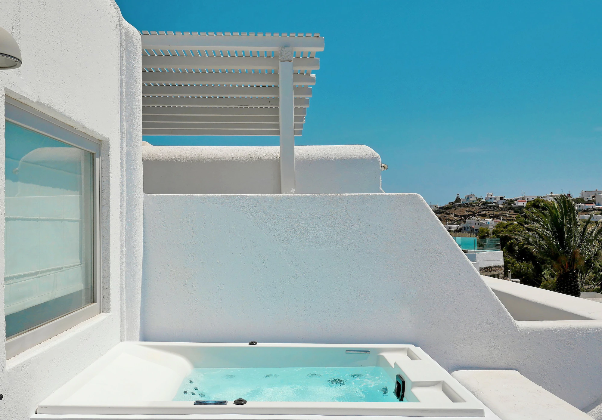 Cocoon Outdoor Jacuzzi Double room with pool view full double bed