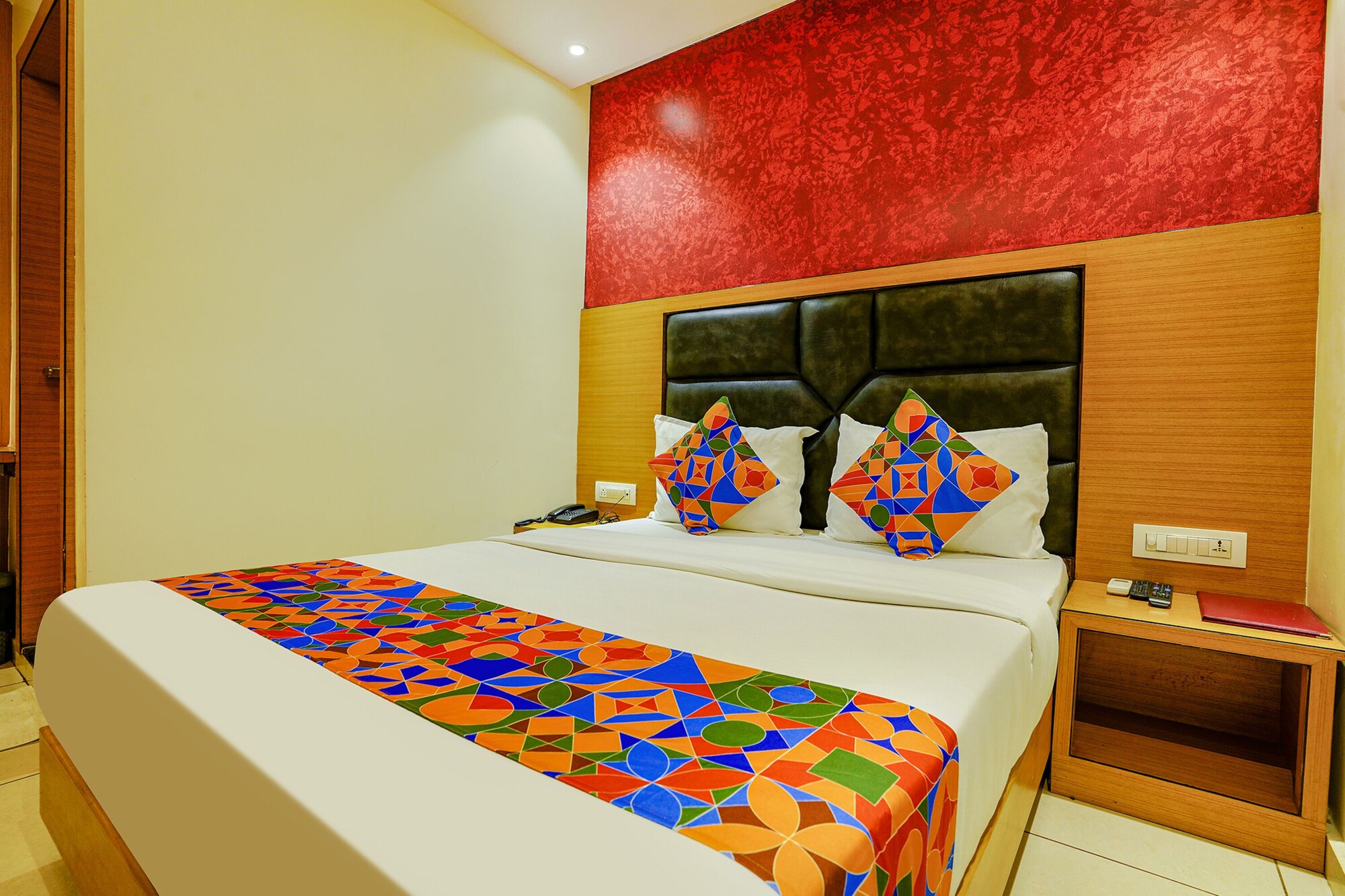 Deluxe Single room full double bed
