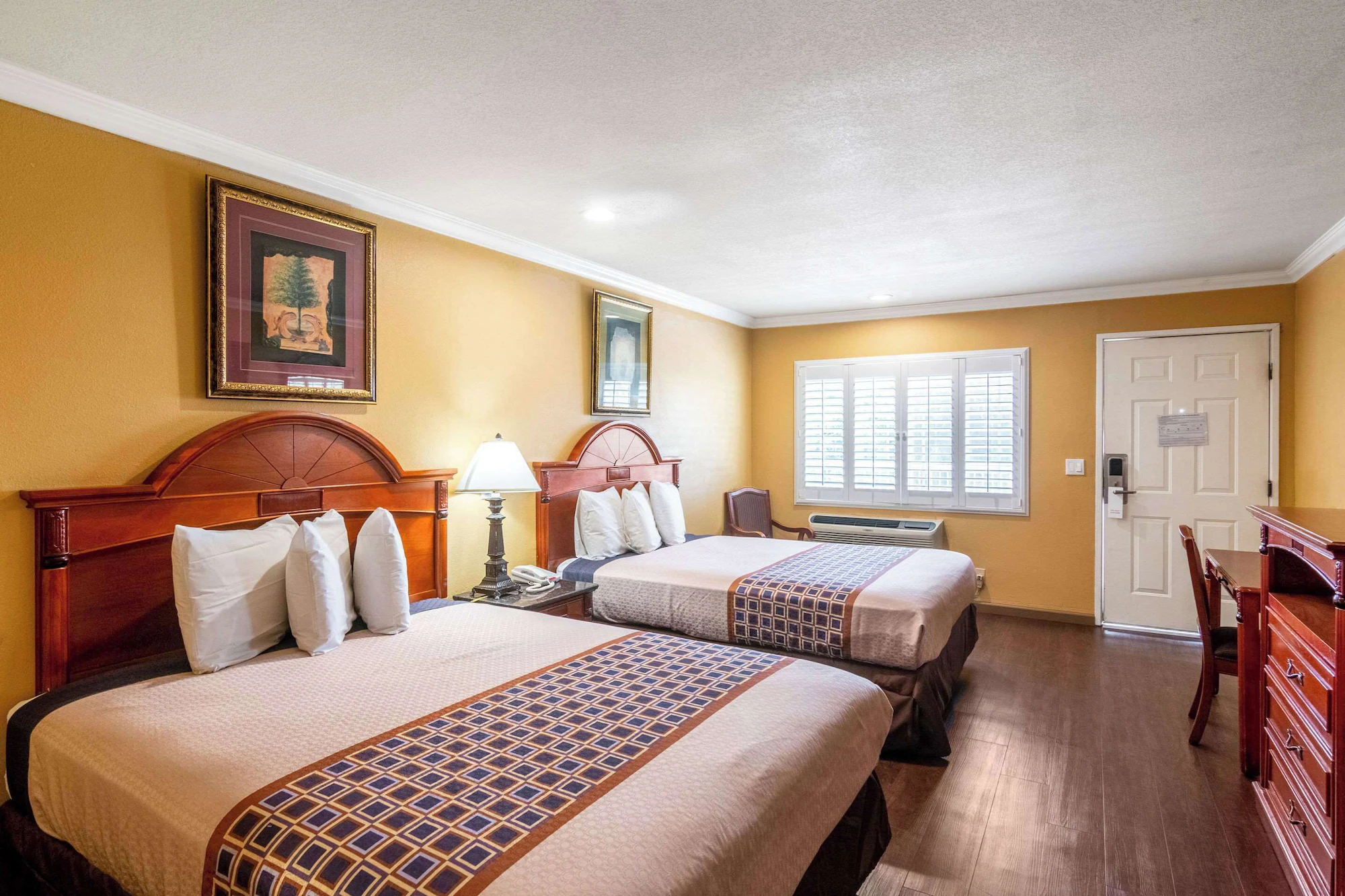 Deluxe Double room full double bed