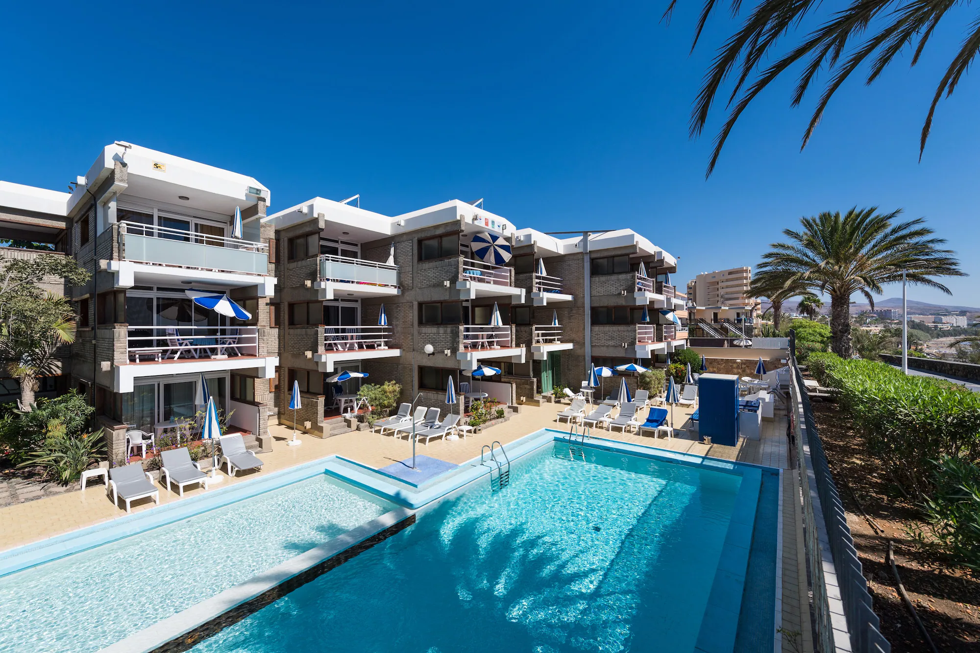 Apartamentos El Paseo exterior