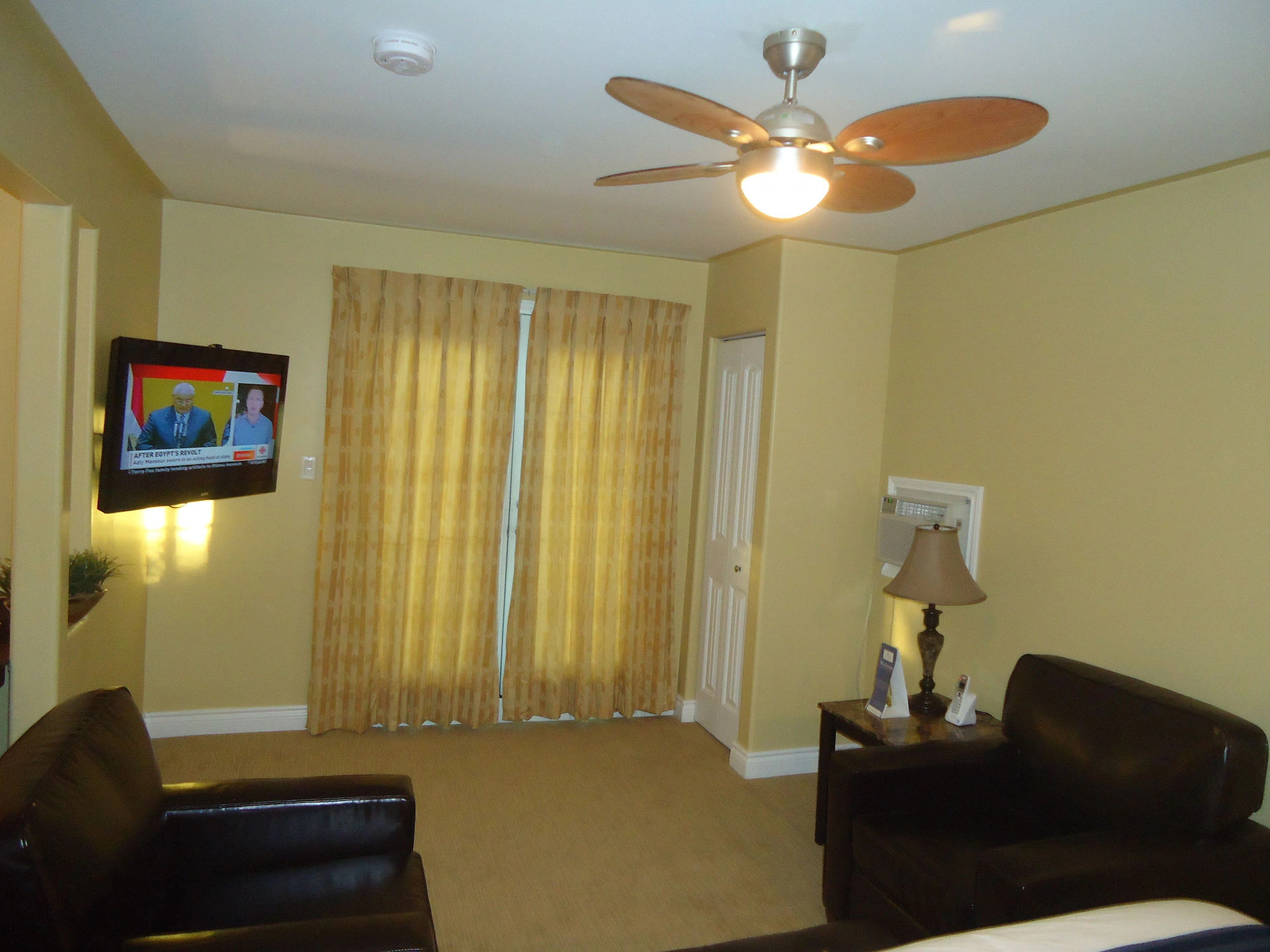1 Bedroom Quadruple Suite with lake view