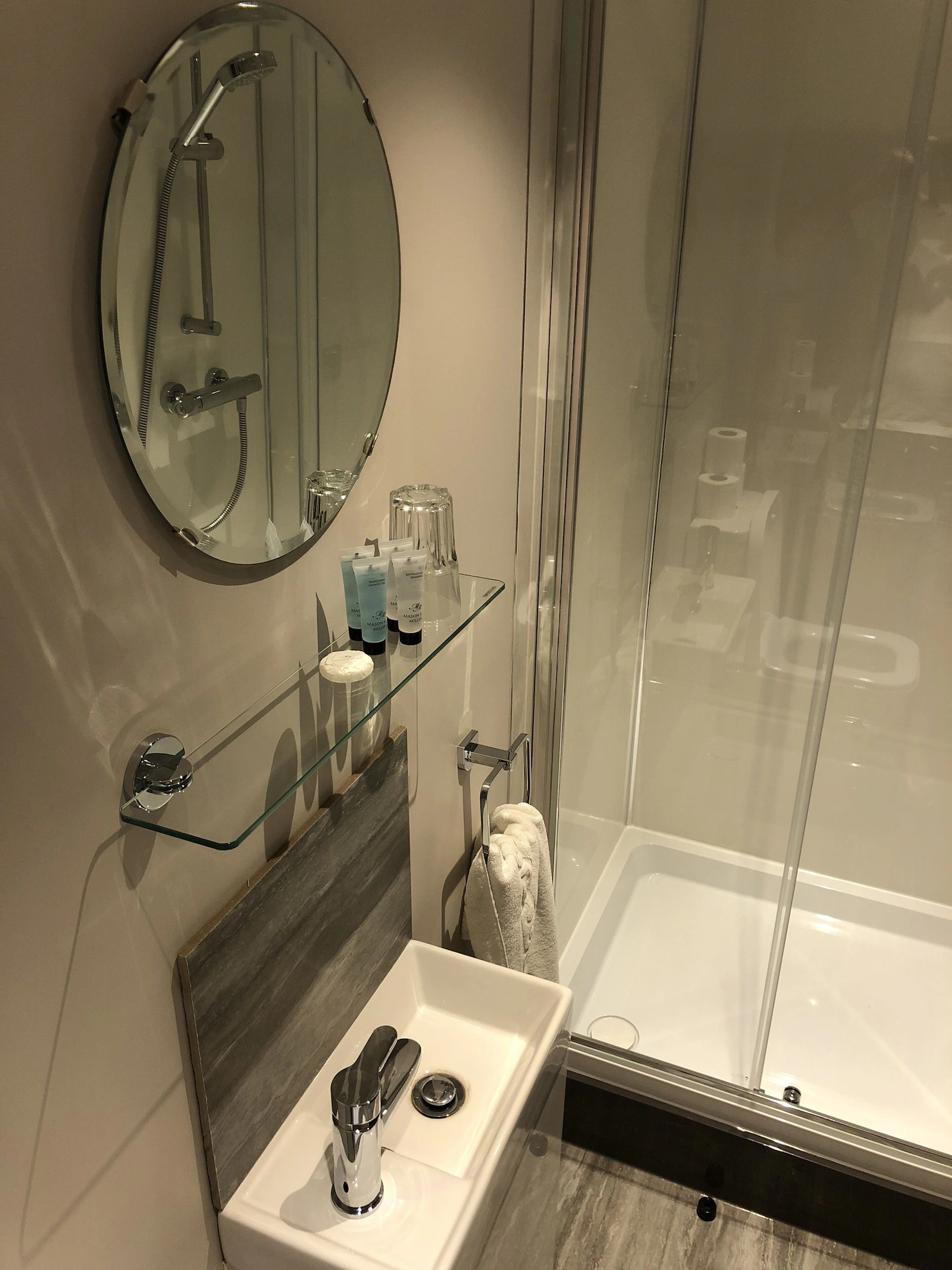 Deluxe Double room full double bed