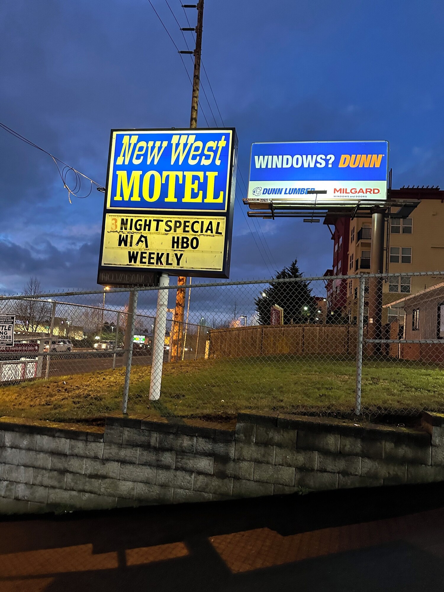 New West Motel exterior