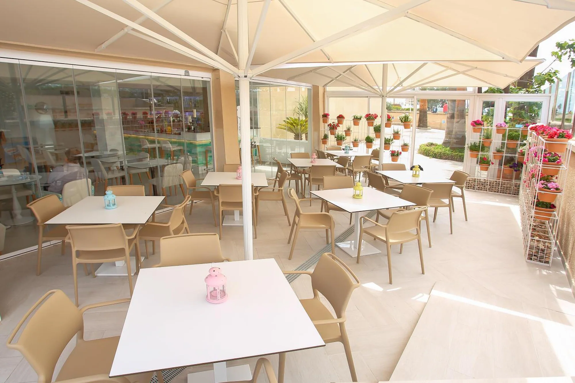 Double room with balcony full double bed
