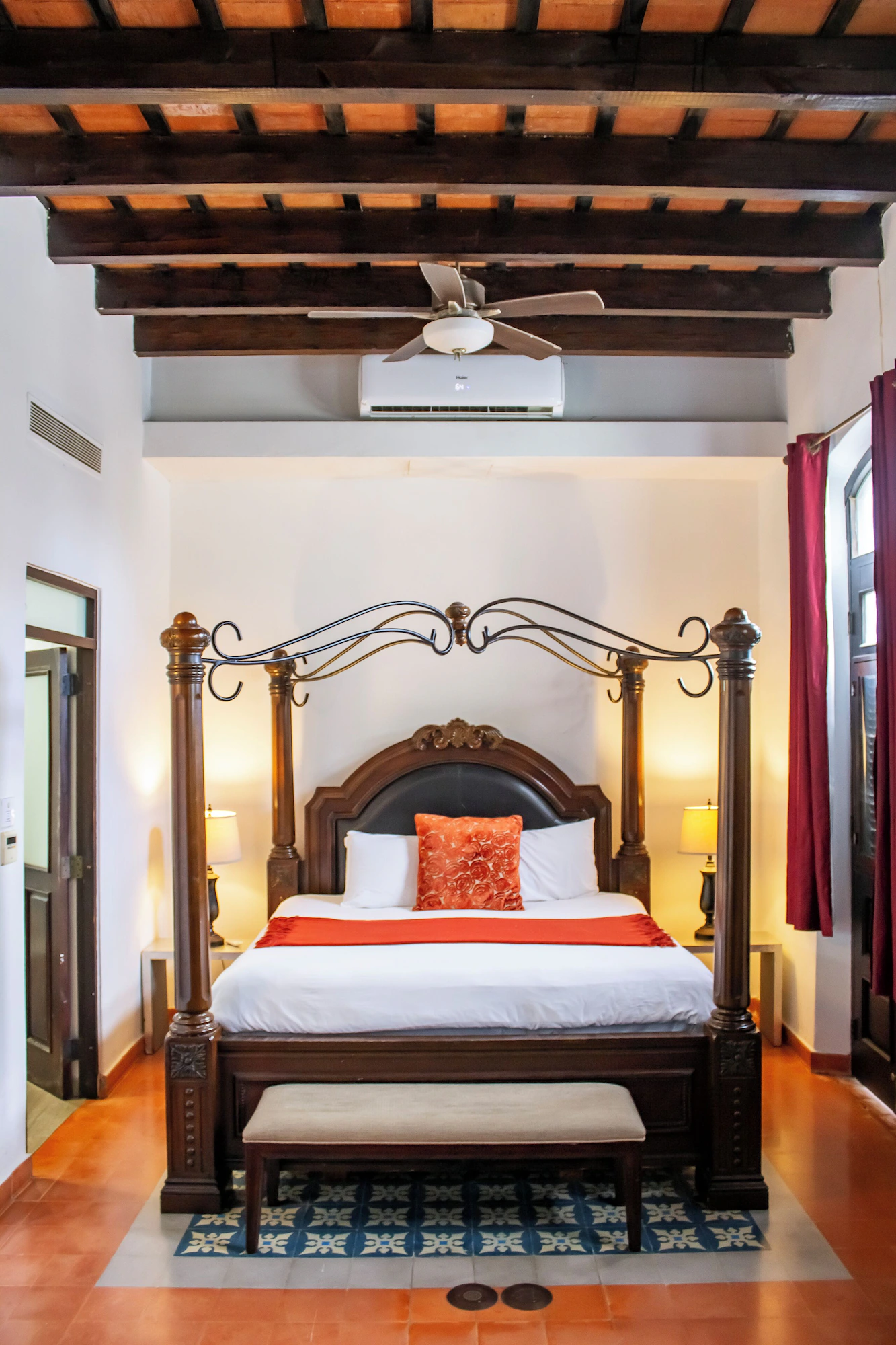 2 Bedrooms Deluxe Quadruple Suite full double bed