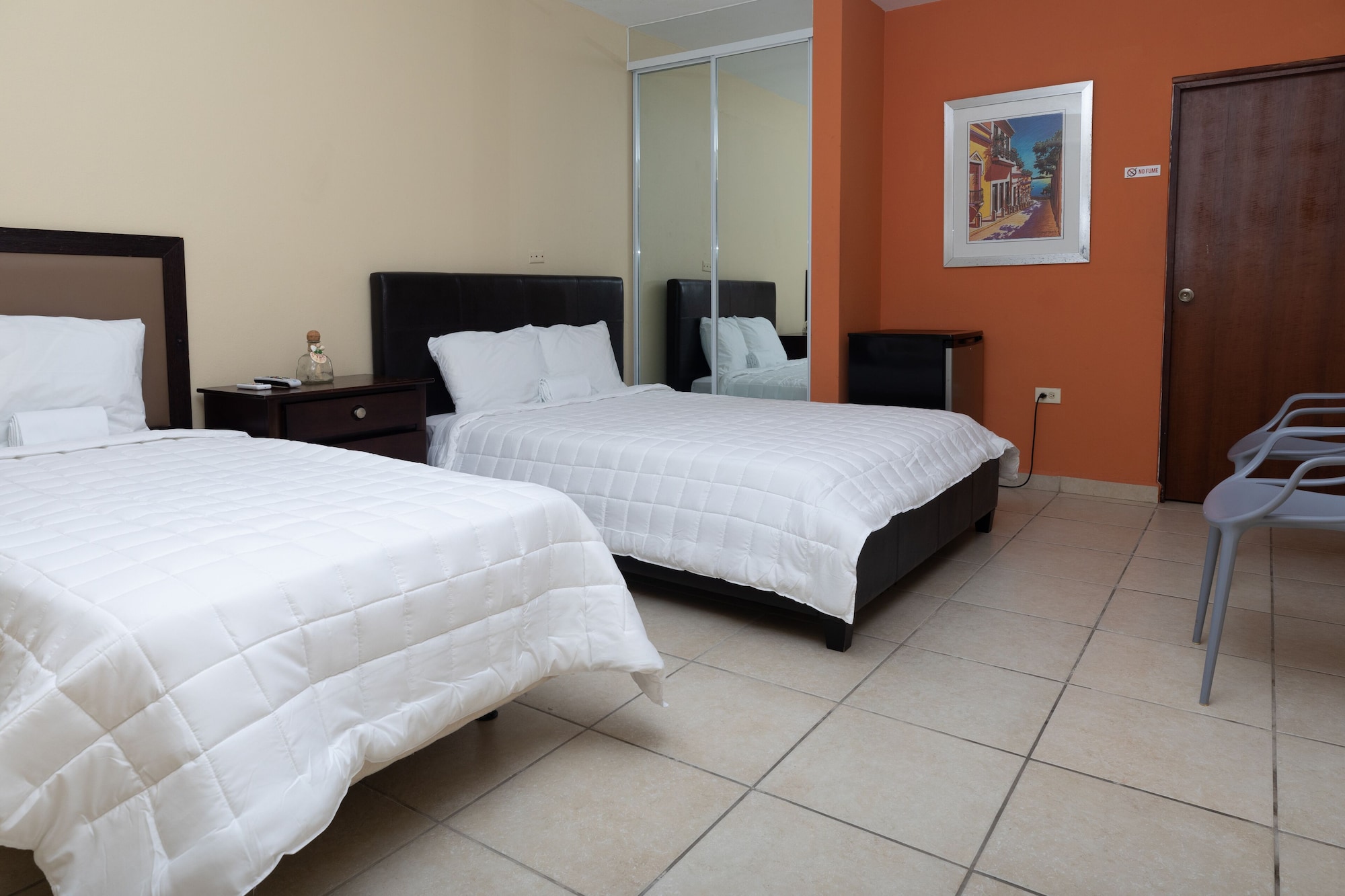 Deluxe Double Cottage twin beds