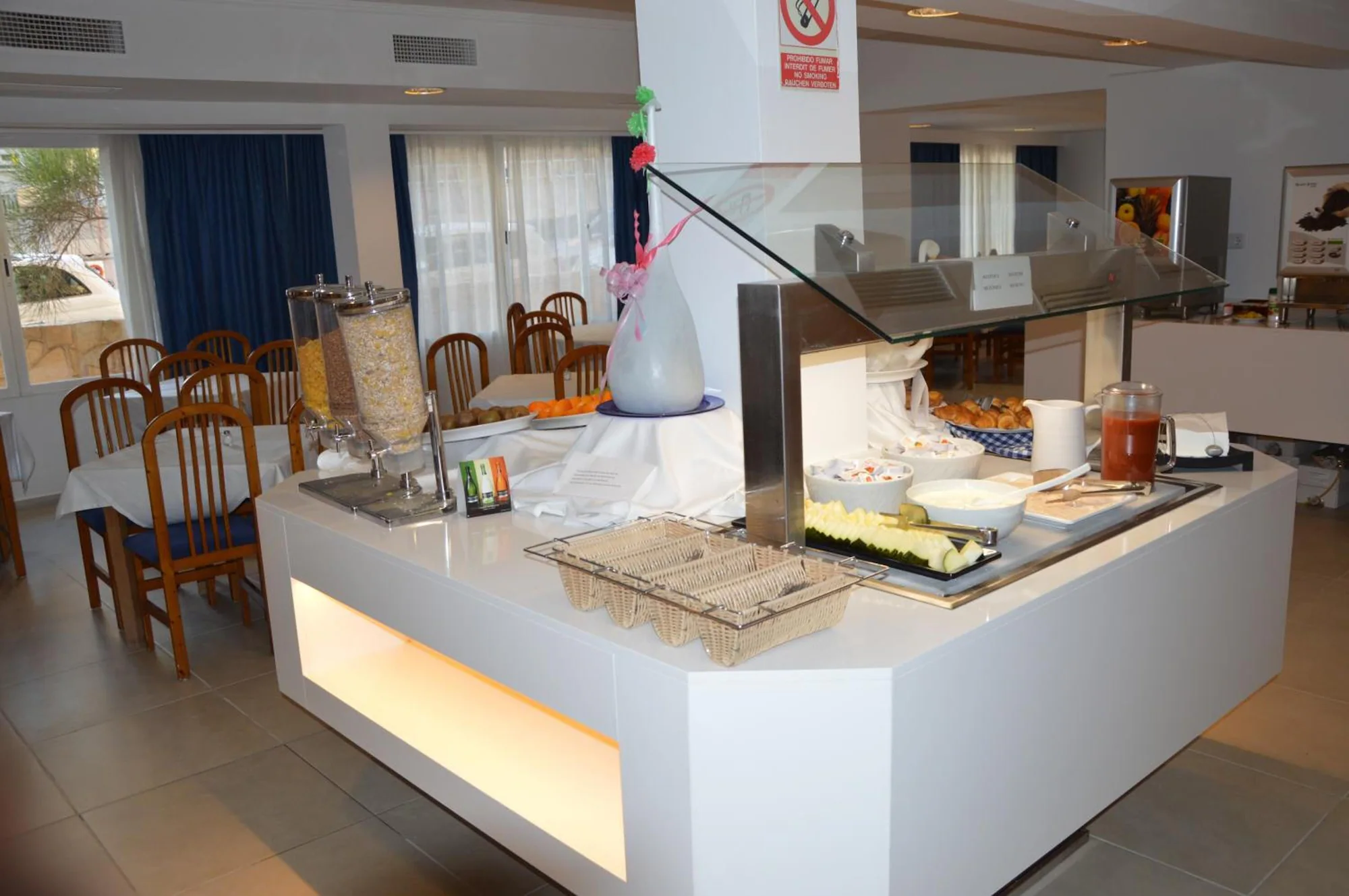 Double room with balcony and with sea view full double bed