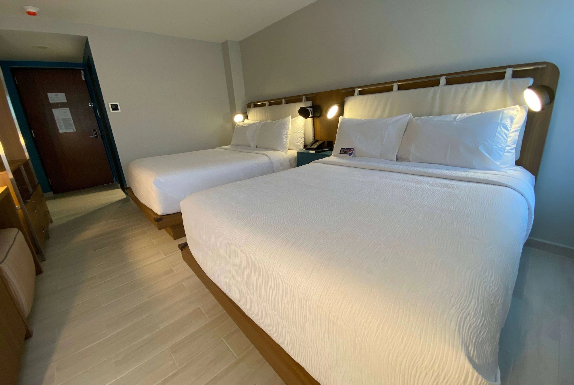 Double Suite full double bed