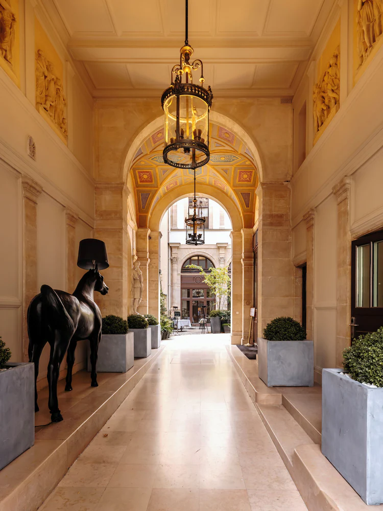 Hotel De Pourtales - Paris