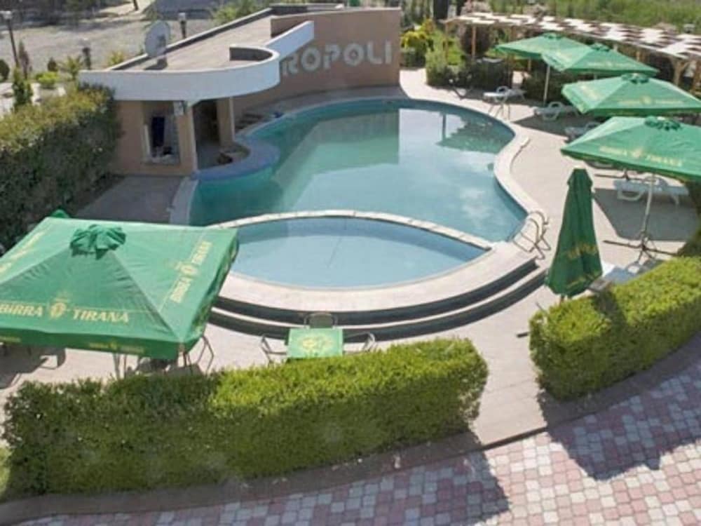Akropoli Hotel exterior