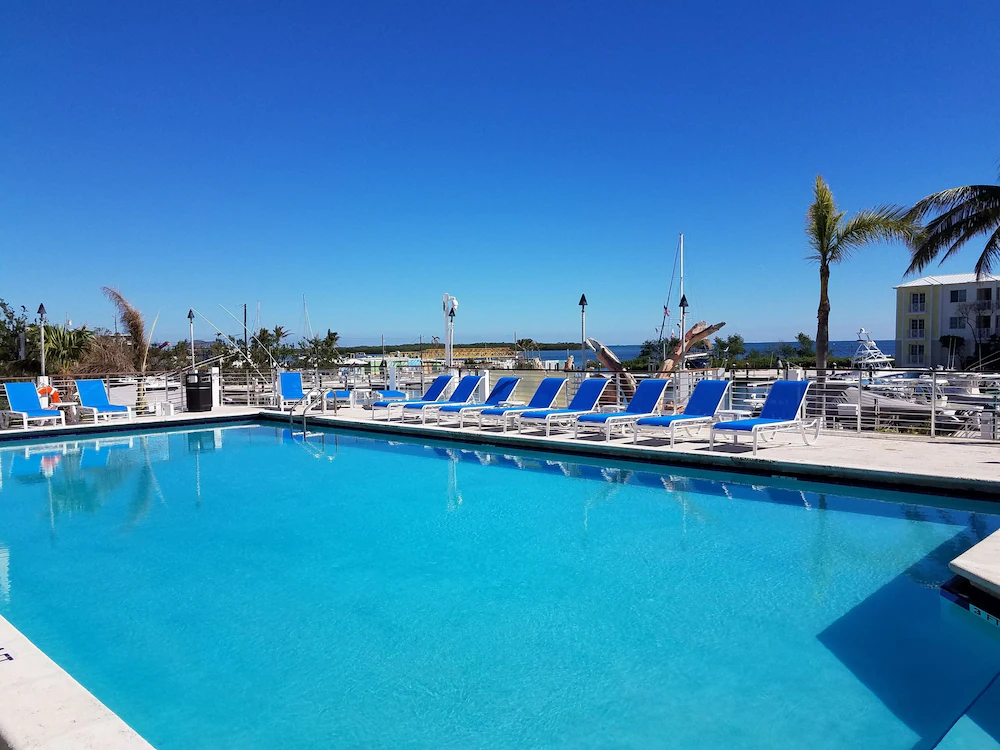 Relaxing Spacious Vacation Home: Amazing Oceanside Pools, Jacuzzi, Wifi, & More - Key Largo, FL