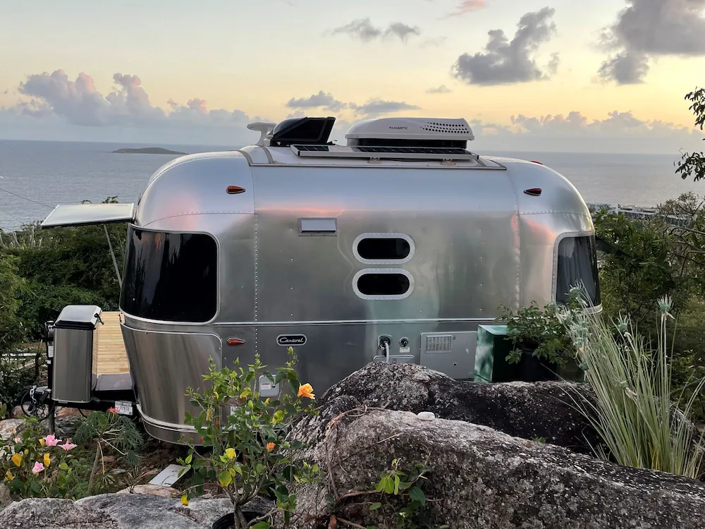Airstream Glamping Camping Overlooking Caribbean Sea Amazing Sunrises & Sunsets - セント・トマス島