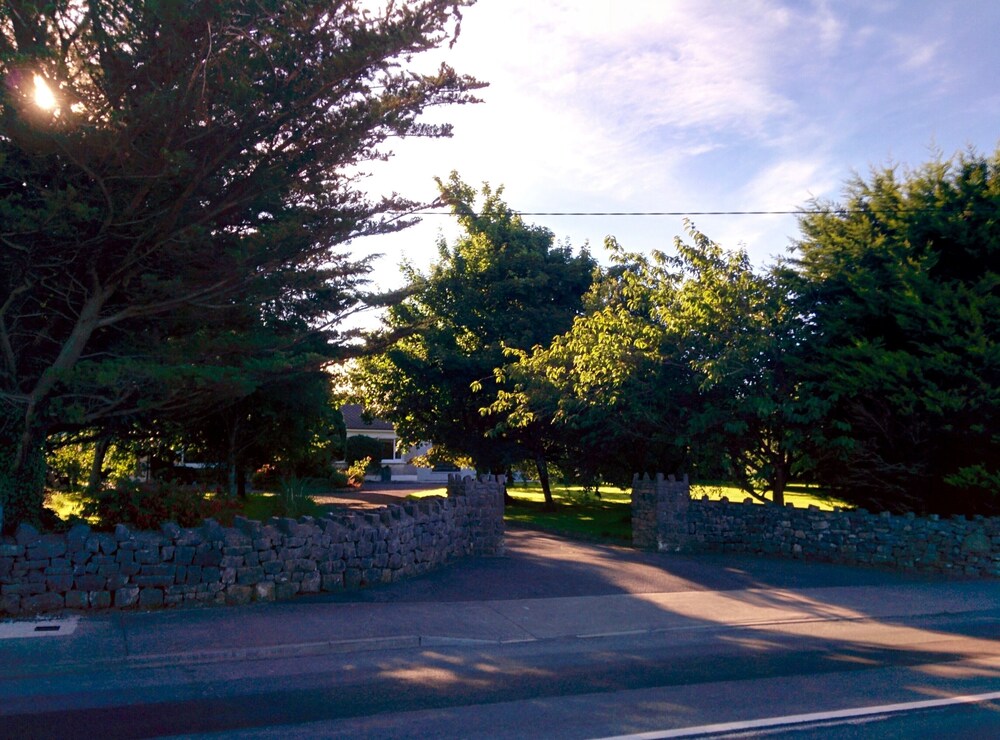 Spacious Contemporary Chalet Type Apartment. - Galway