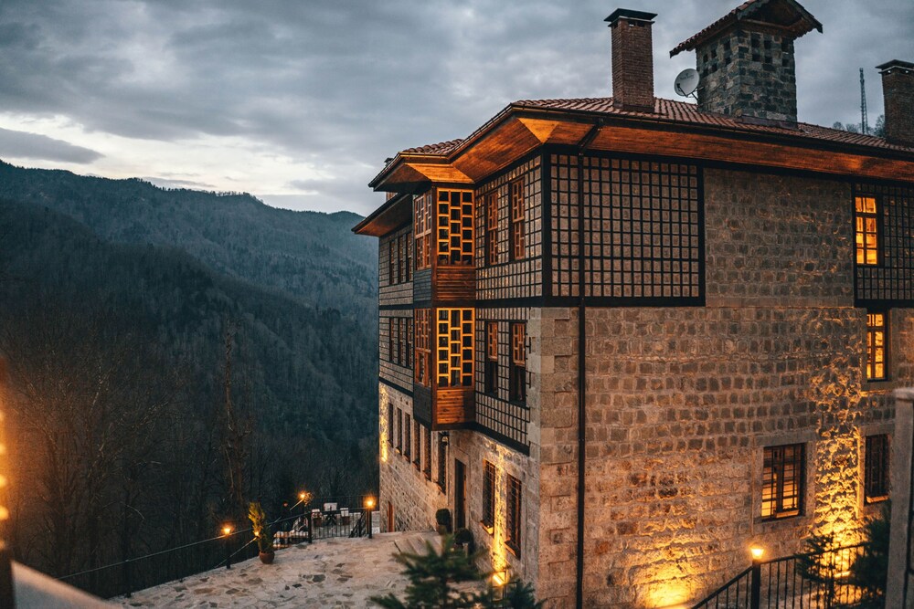 Dudi̇ Konak Hotel - Çamlıhemşin