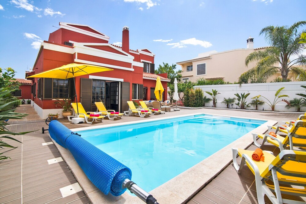 Sunshine Villa With Heated Pool - Faro