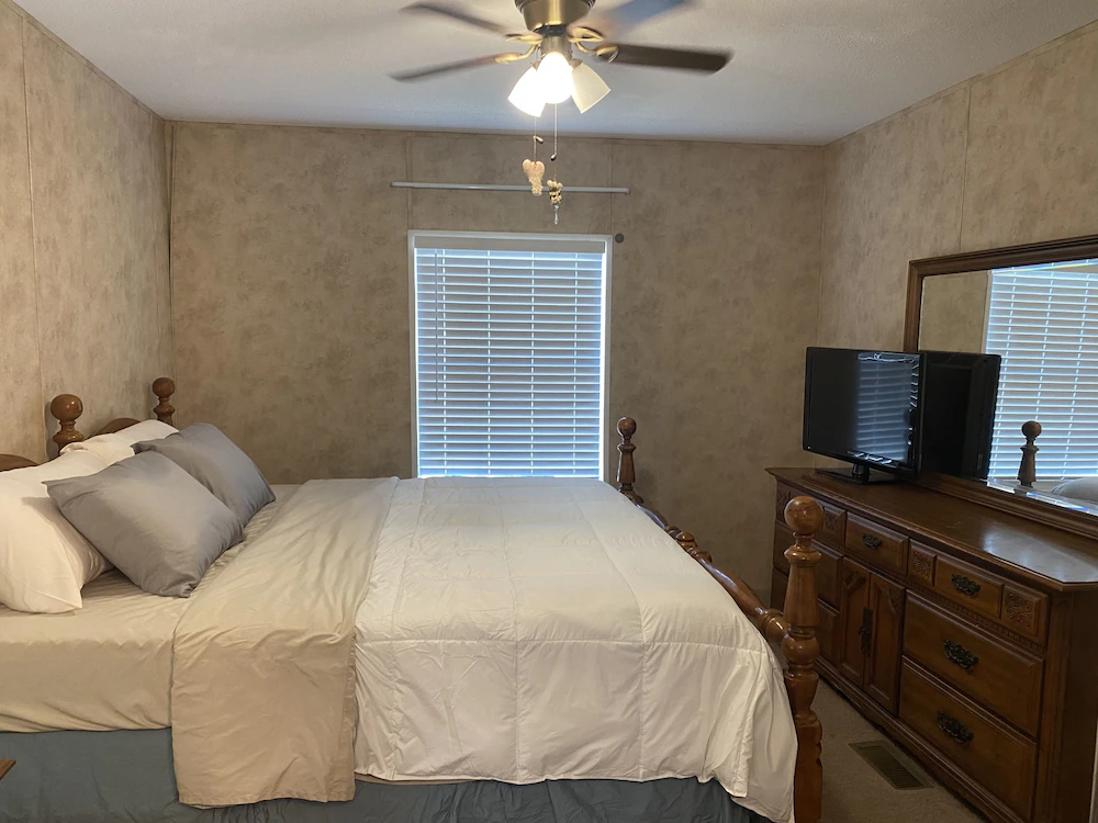Cheerful 2 Bedroom Home, King Suite, Wi-fi - Georgia
